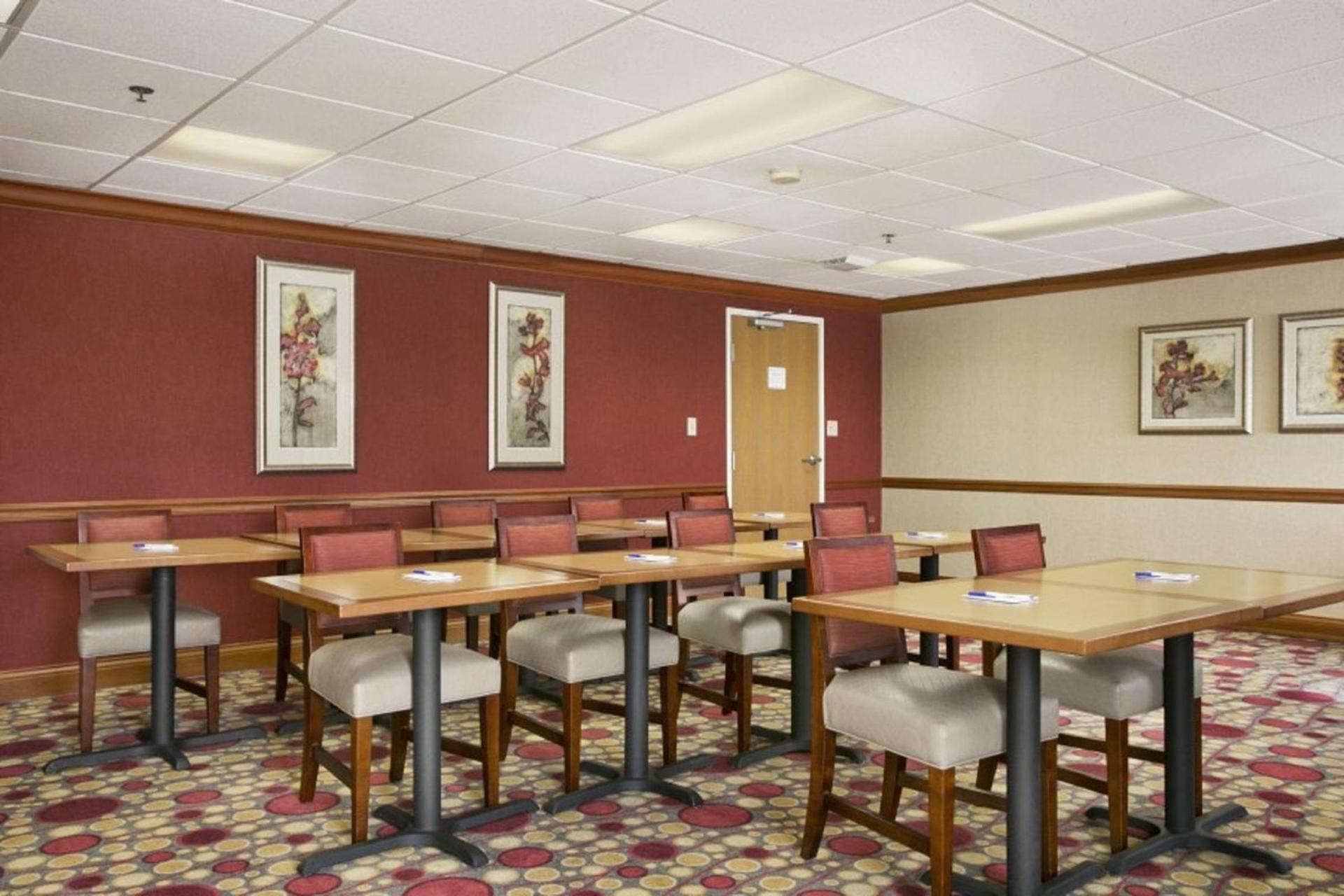 Baymont by Wyndham Evansville North/Haubstadt photo 23