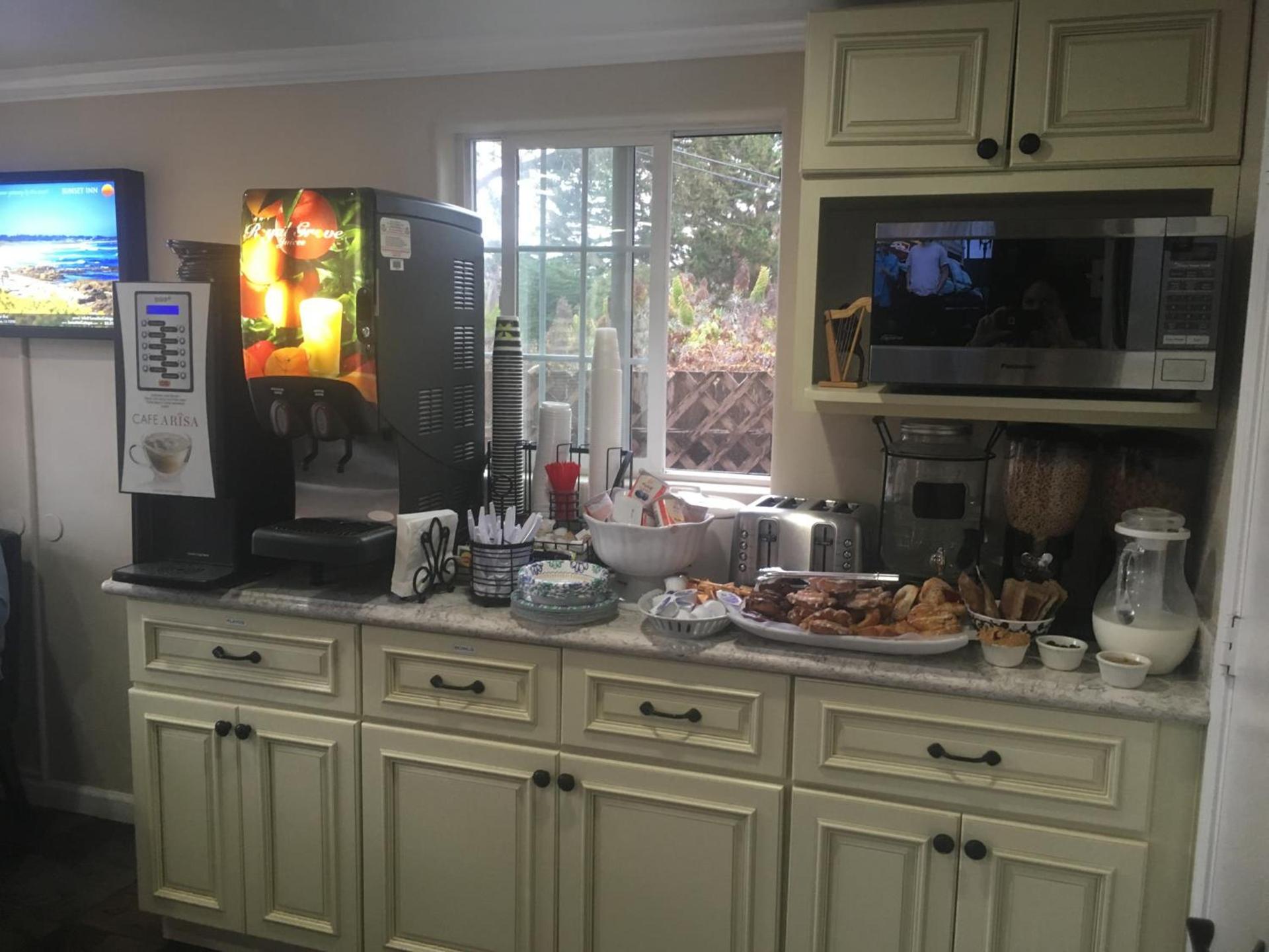 Sunset Inn Pacific Grove photo 13