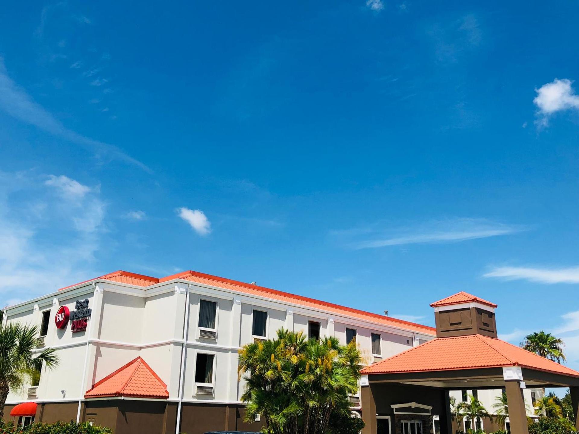 Best Western Plus Bradenton Hotel & Suites photo 32