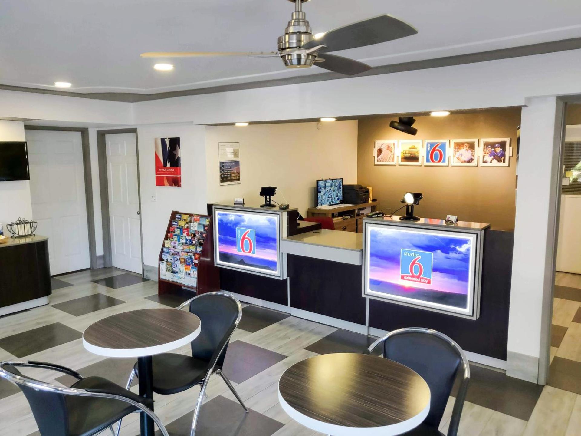Studio 6-Fresno, CA - Extended Stay photo 30