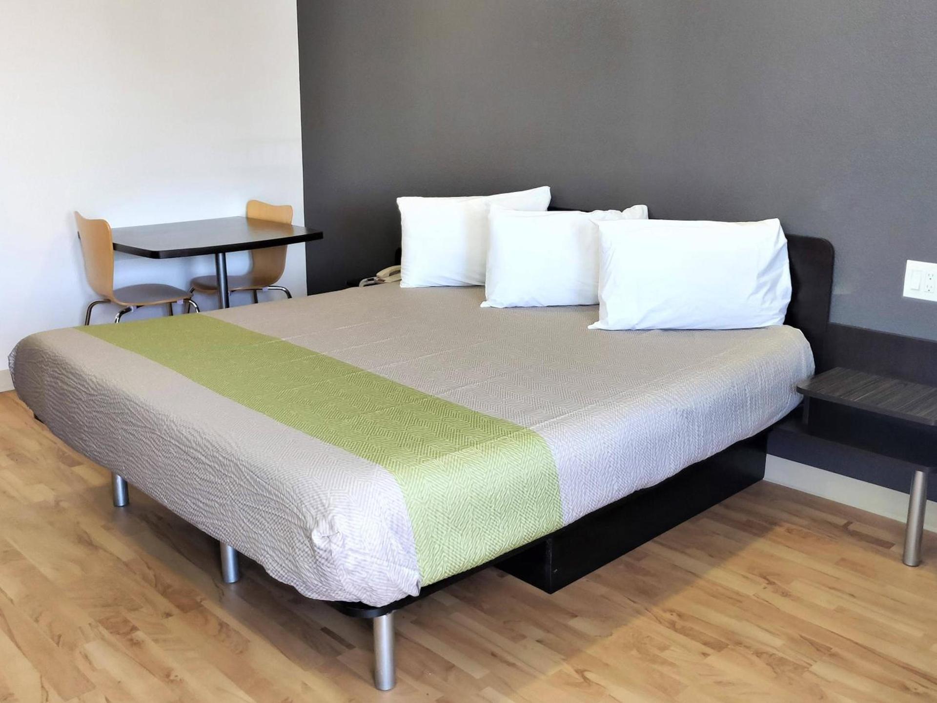 Studio 6-Fresno, CA - Extended Stay photo 37