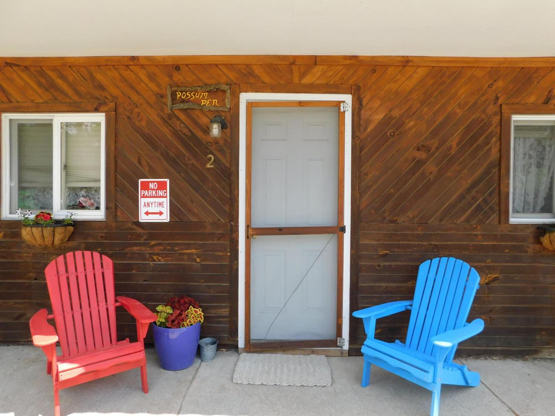 Pine Crest Motel & Cabins photo 71