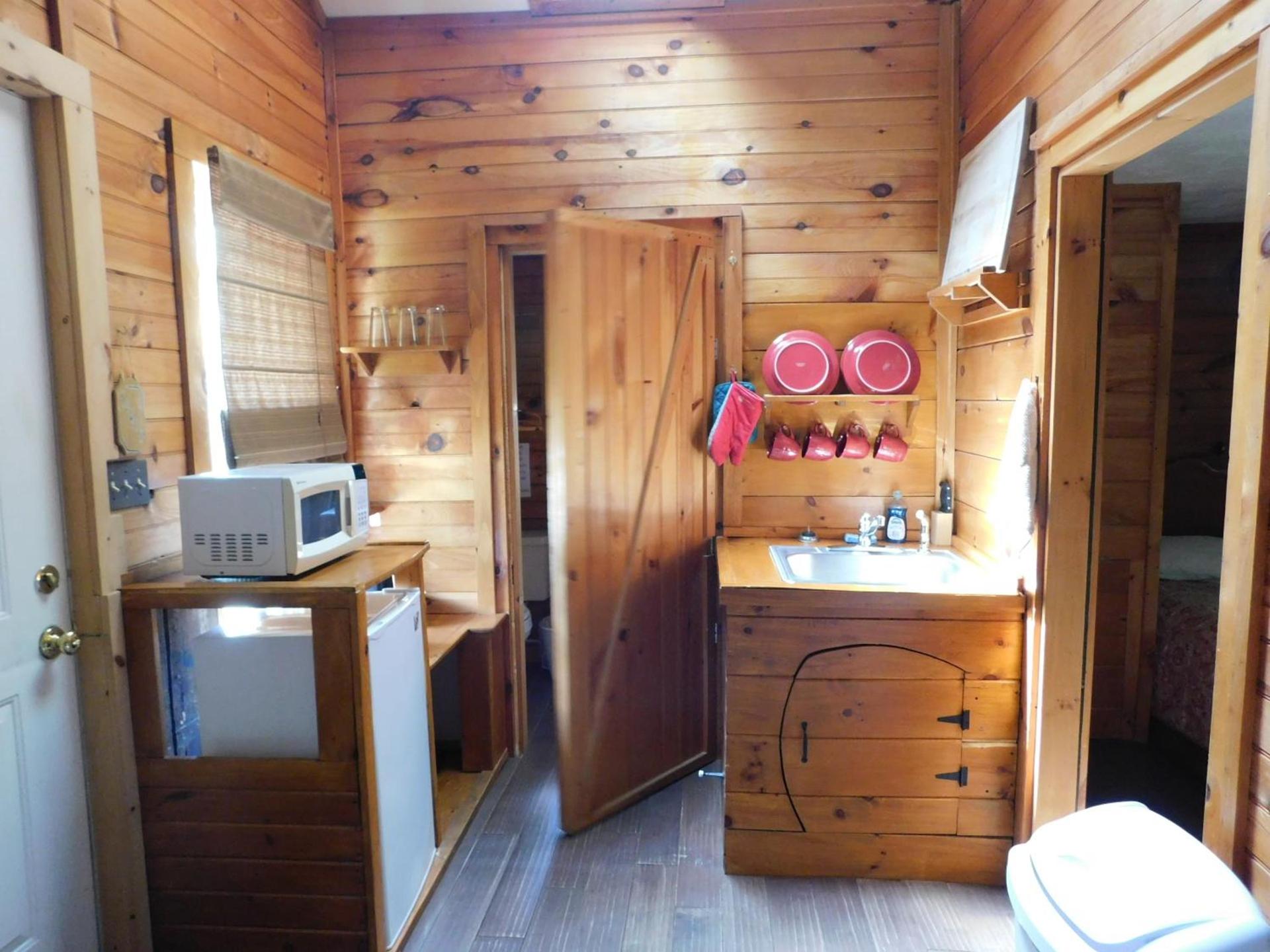 Pine Crest Motel & Cabins photo 67