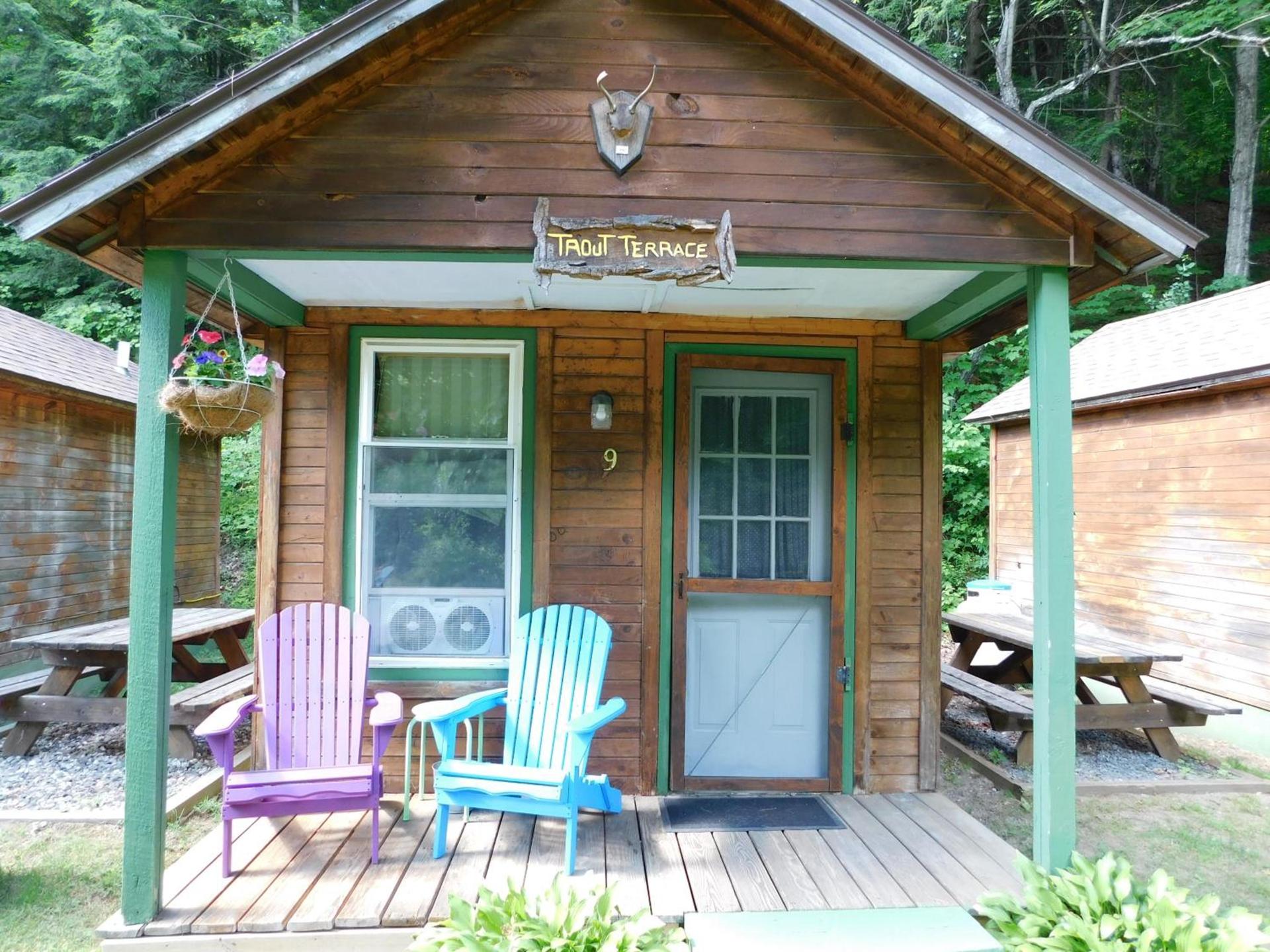 Pine Crest Motel & Cabins photo 56