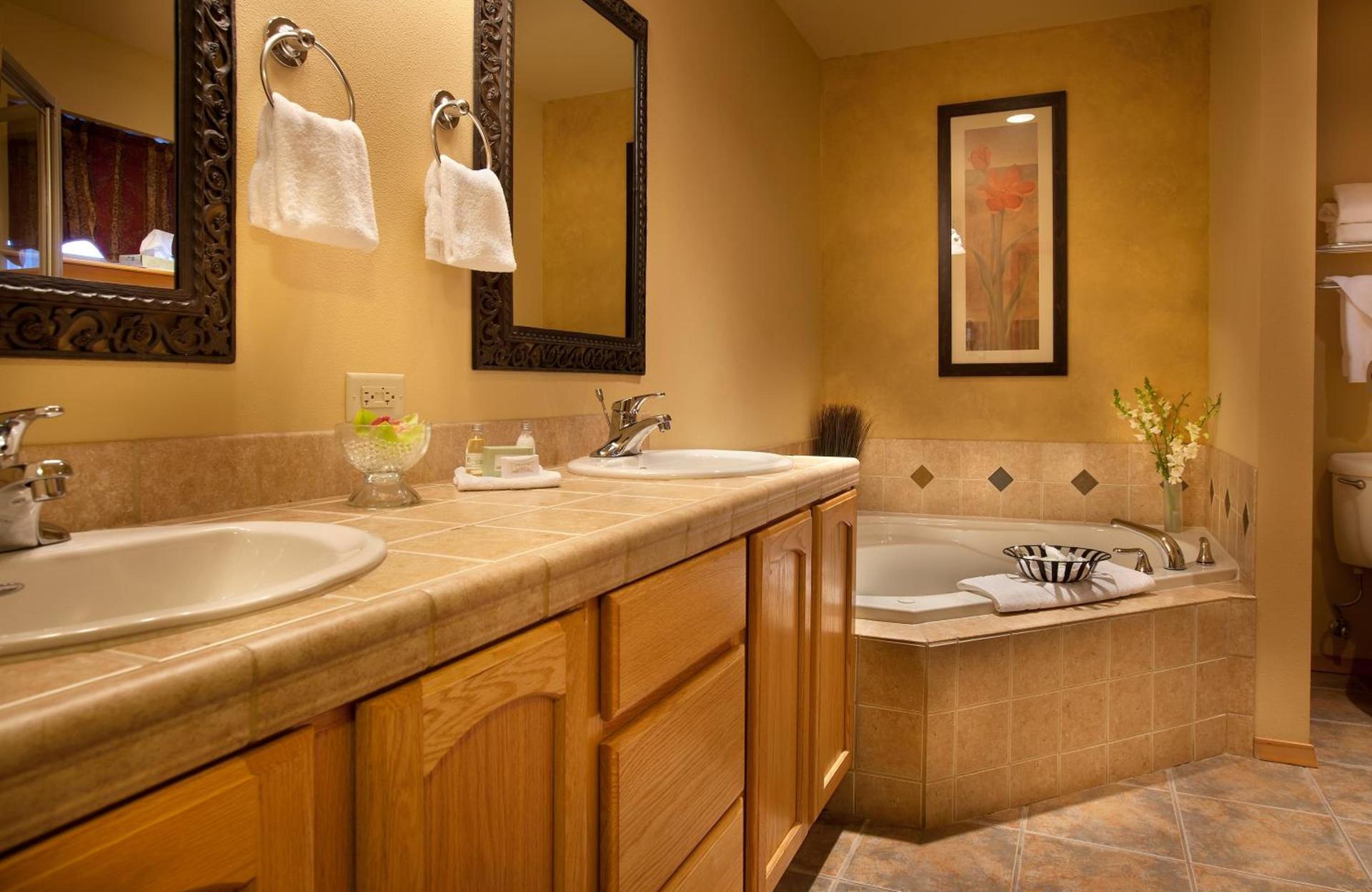Icicle Village Resort photo 41
