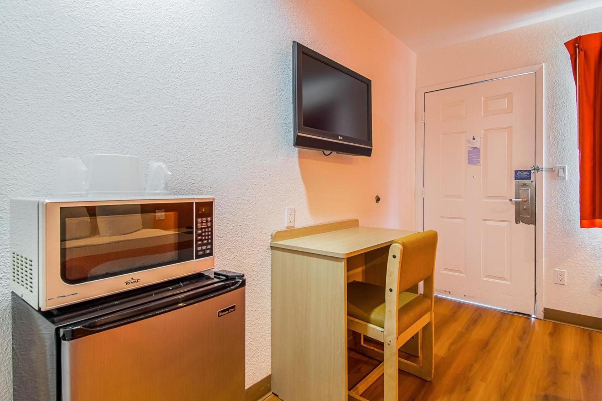 Motel 6-Bakersfield, CA - Airport photo 5