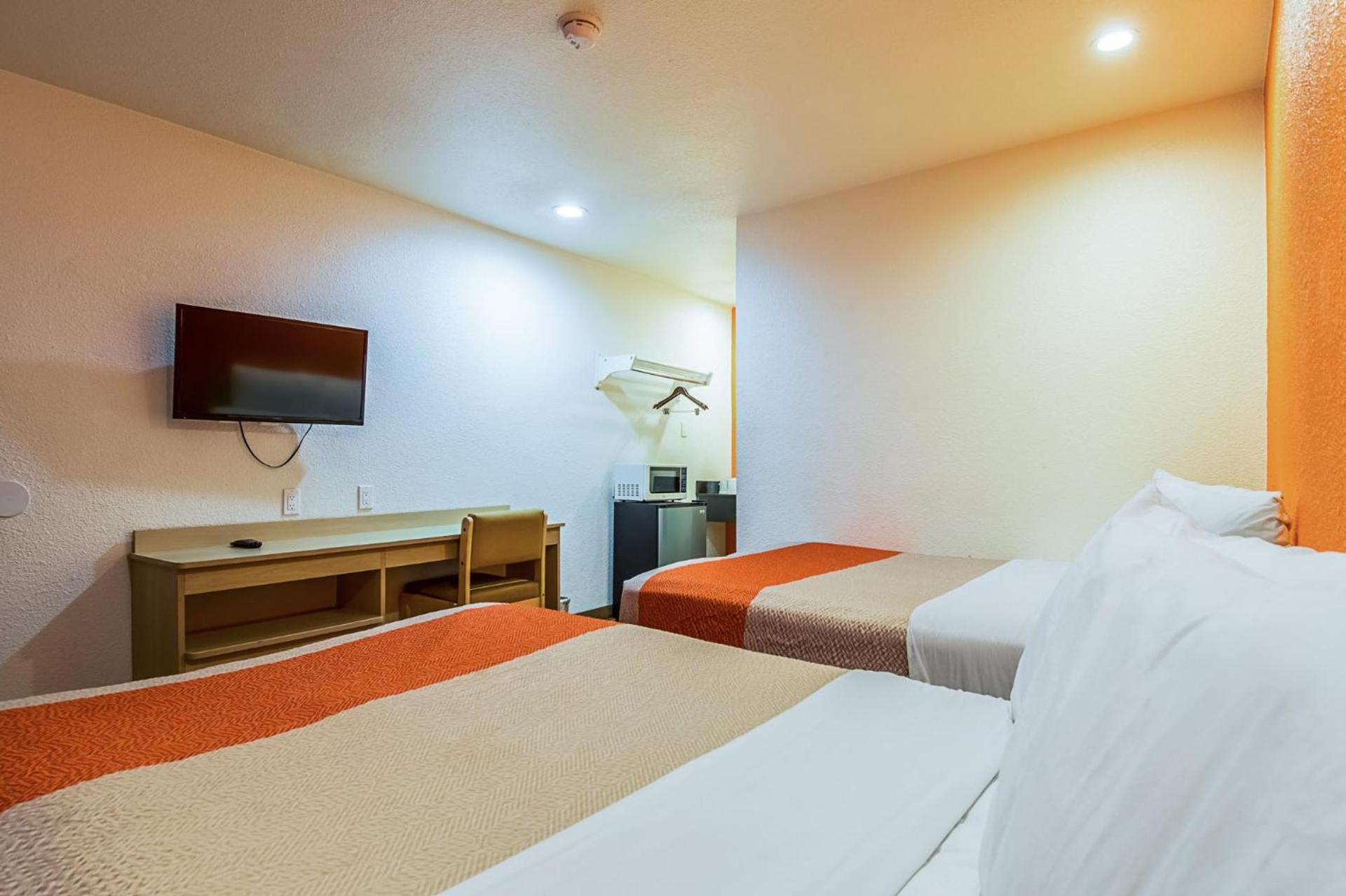 Motel 6-Bakersfield, CA - Airport photo 4