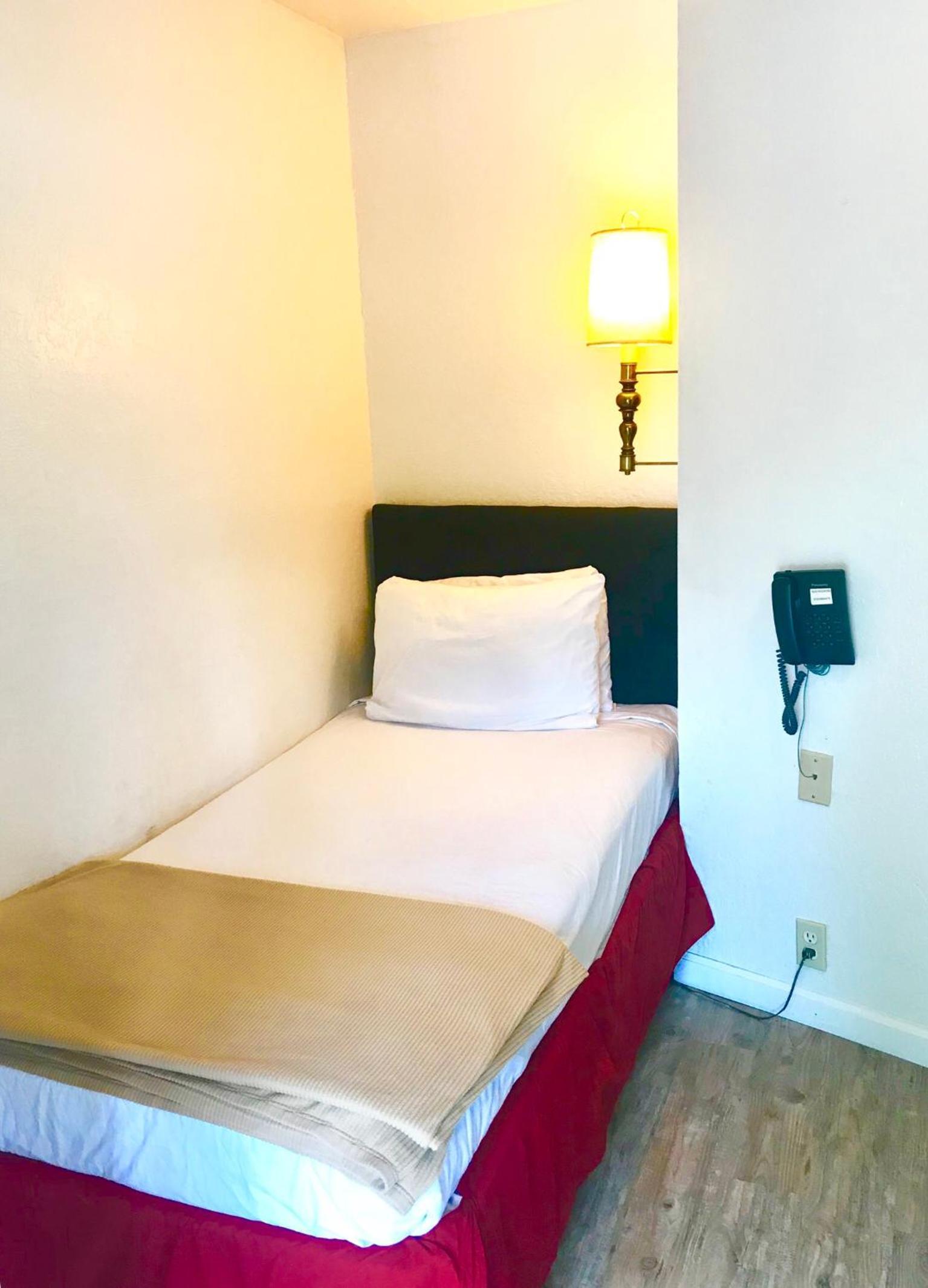 El Dorado Motel photo 36