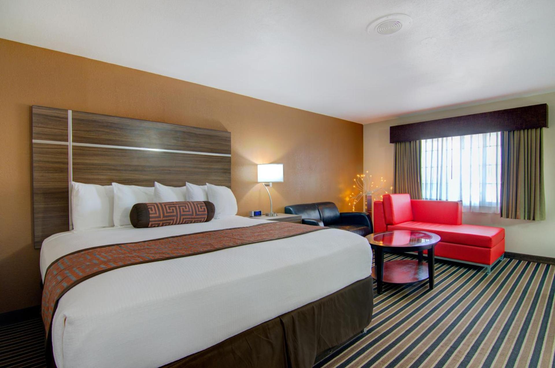 Westbridge Inn & Suites photo 52