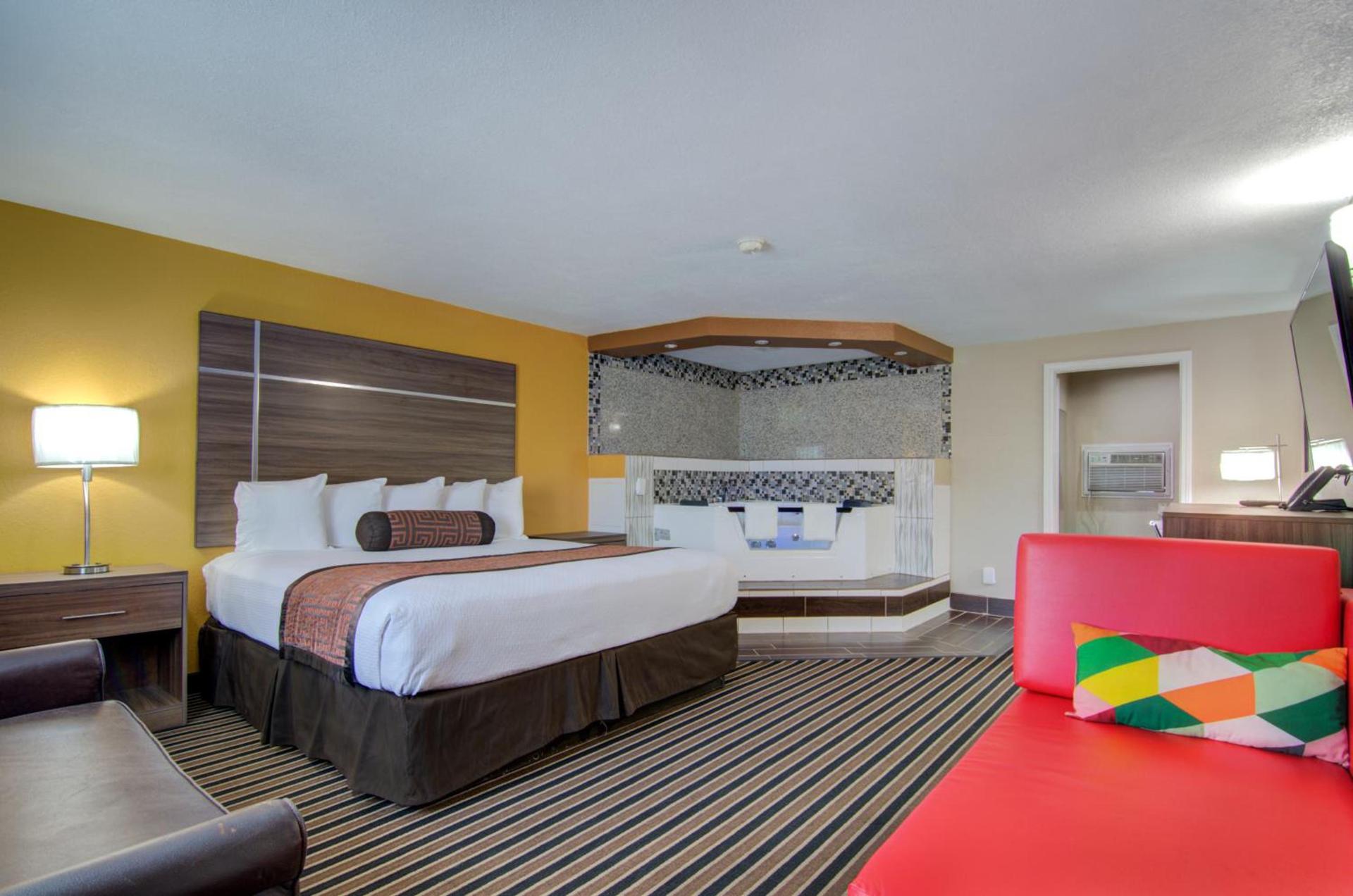 Westbridge Inn & Suites photo 12