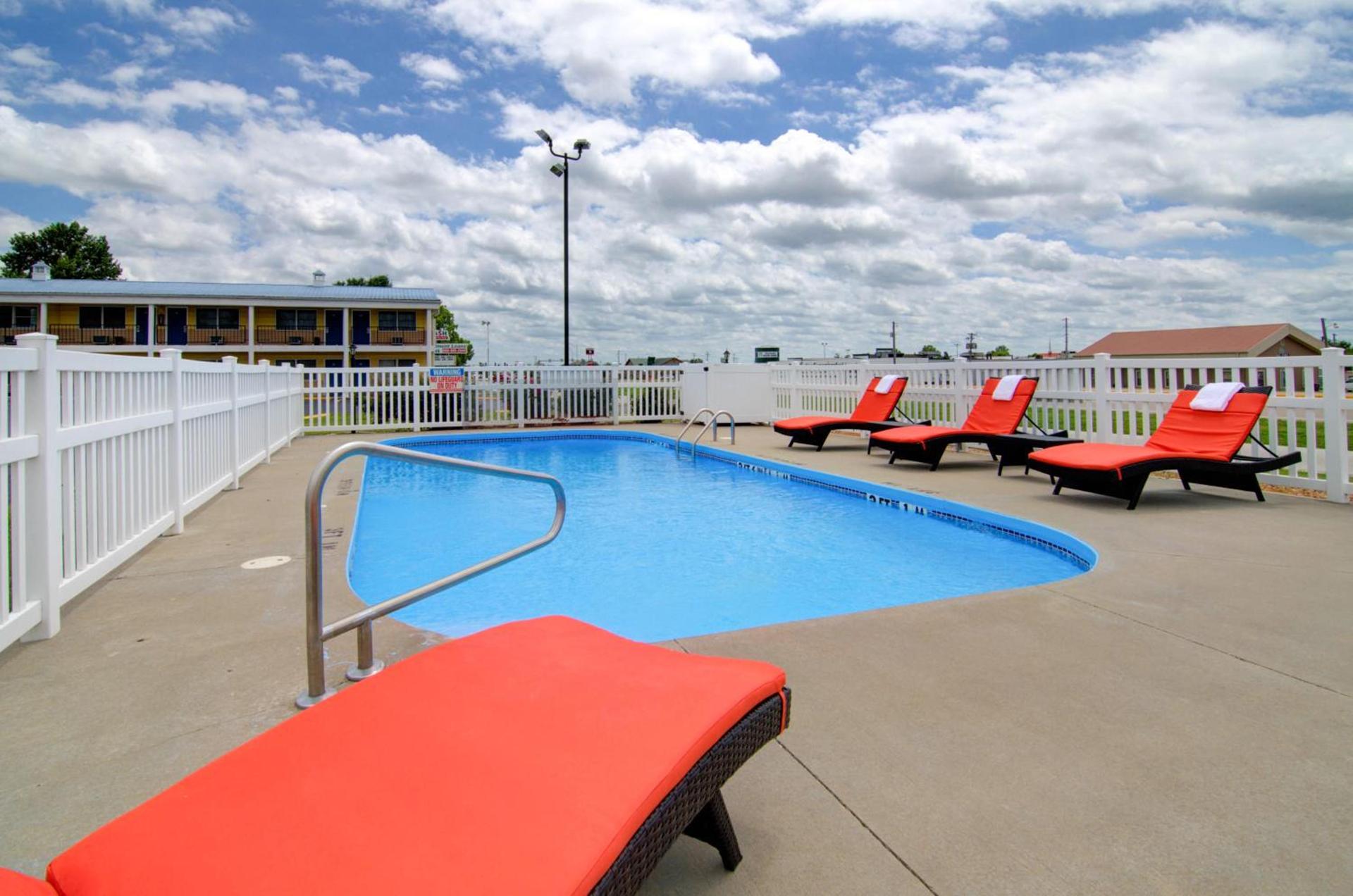 Westbridge Inn & Suites photo 27
