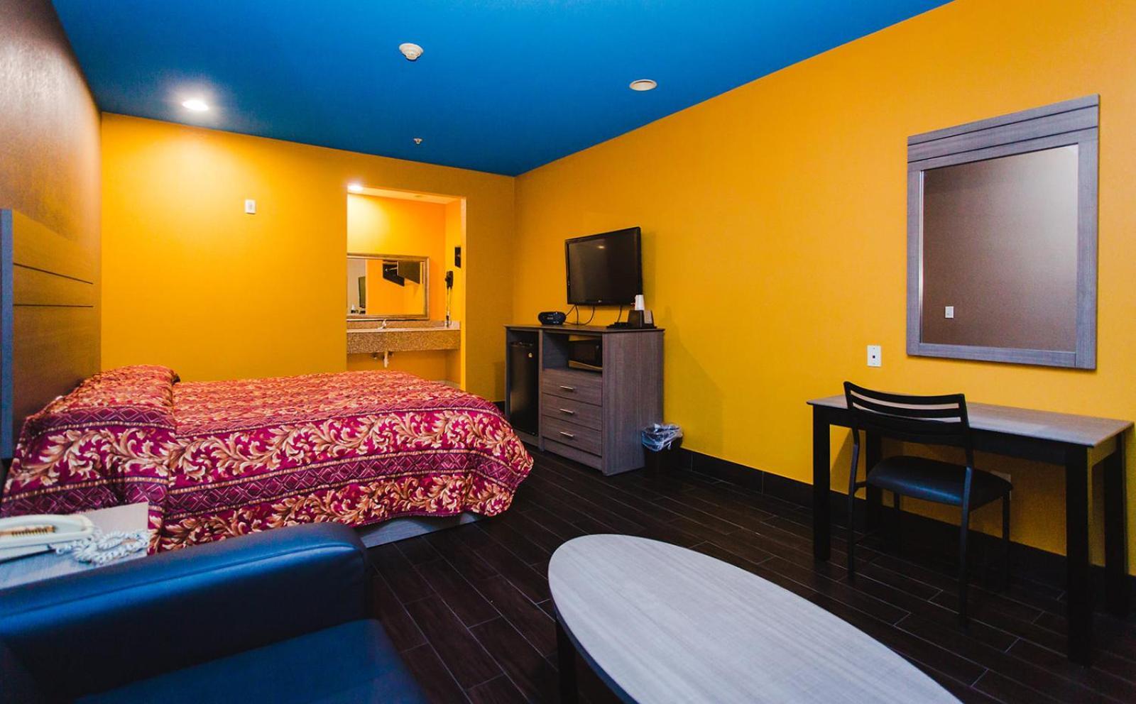 Moonlight Suites - Houston/George Bush Int'l Airport photo 23