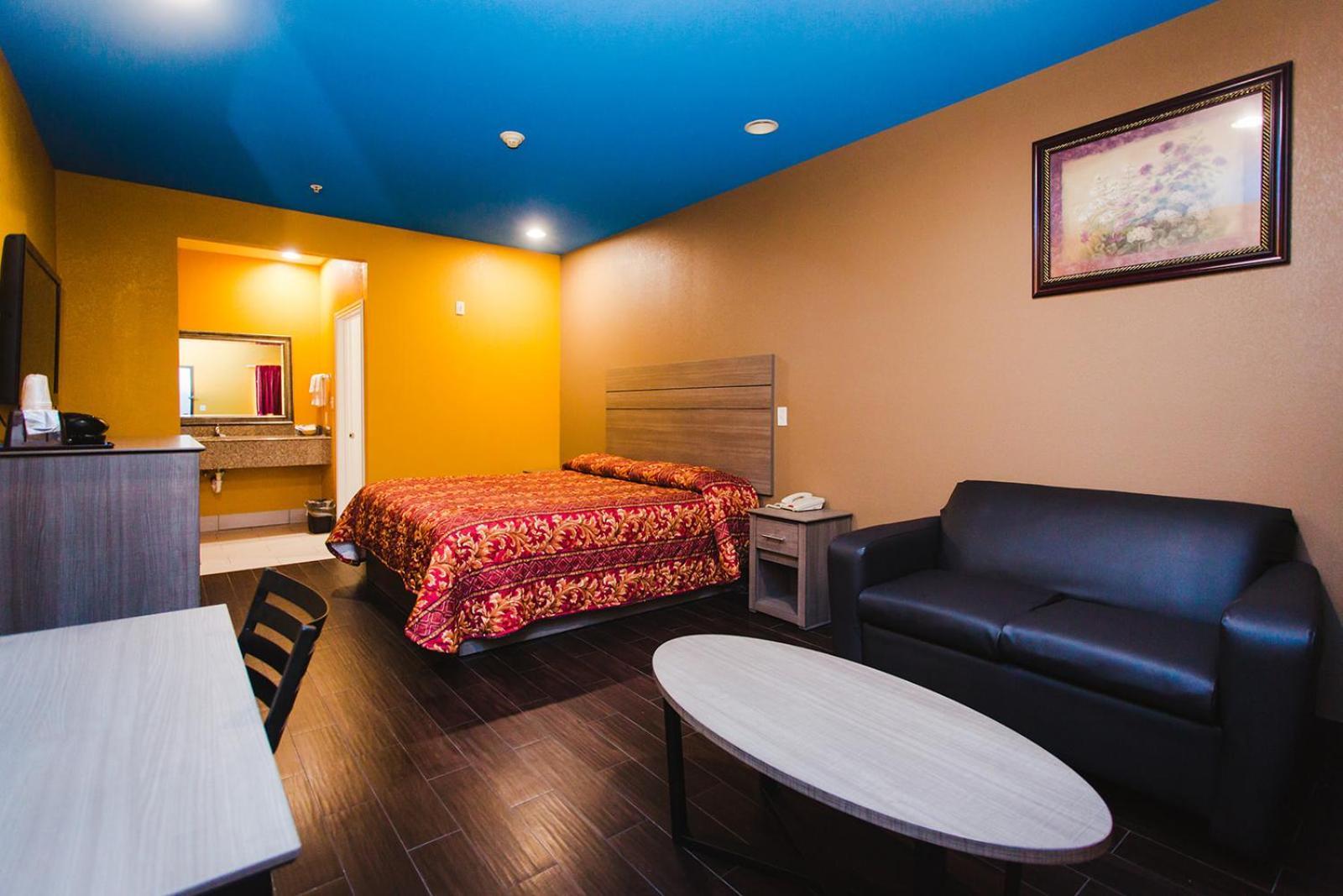 Moonlight Suites - Houston/George Bush Int'l Airport photo 29