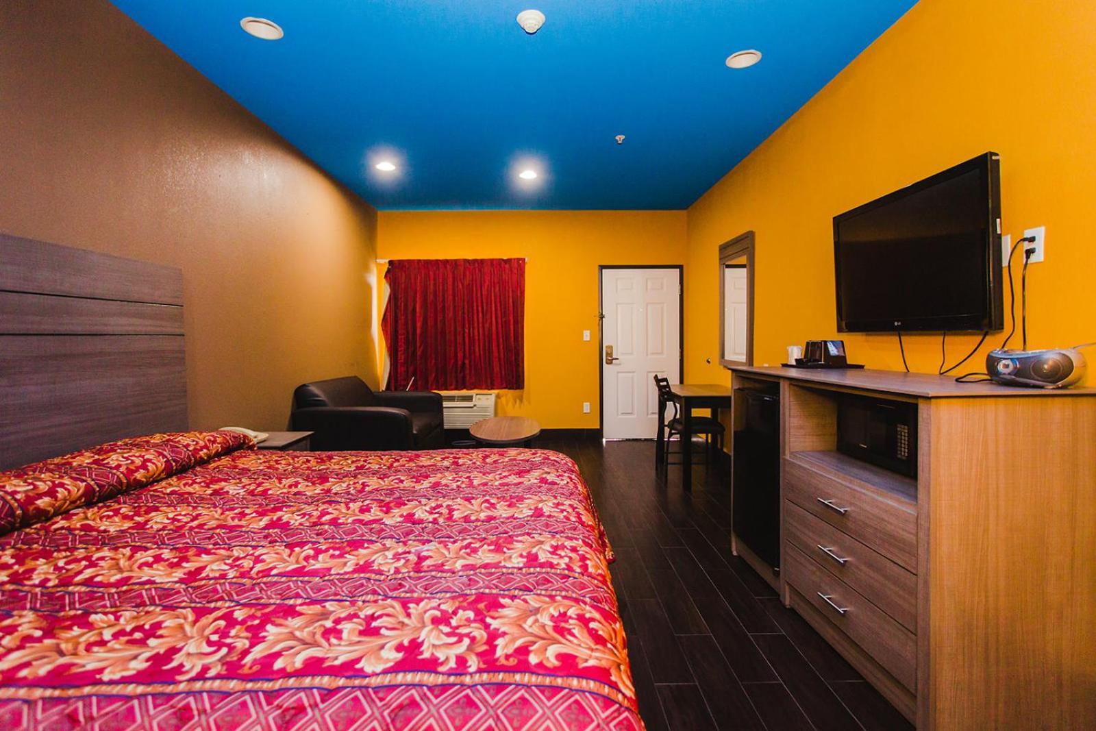 Moonlight Suites - Houston/George Bush Int'l Airport photo 30