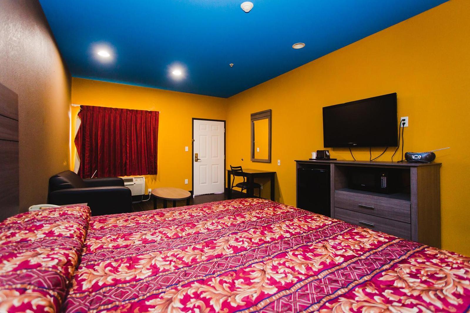 Moonlight Suites - Houston/George Bush Int'l Airport photo 32