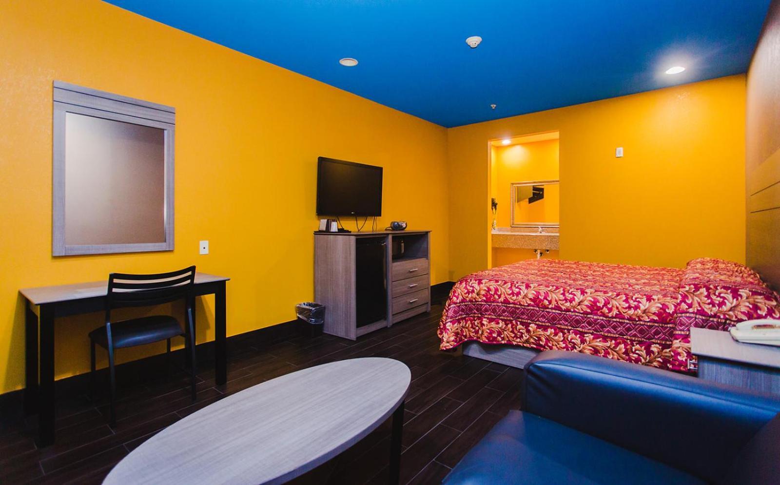 Moonlight Suites - Houston/George Bush Int'l Airport photo 35