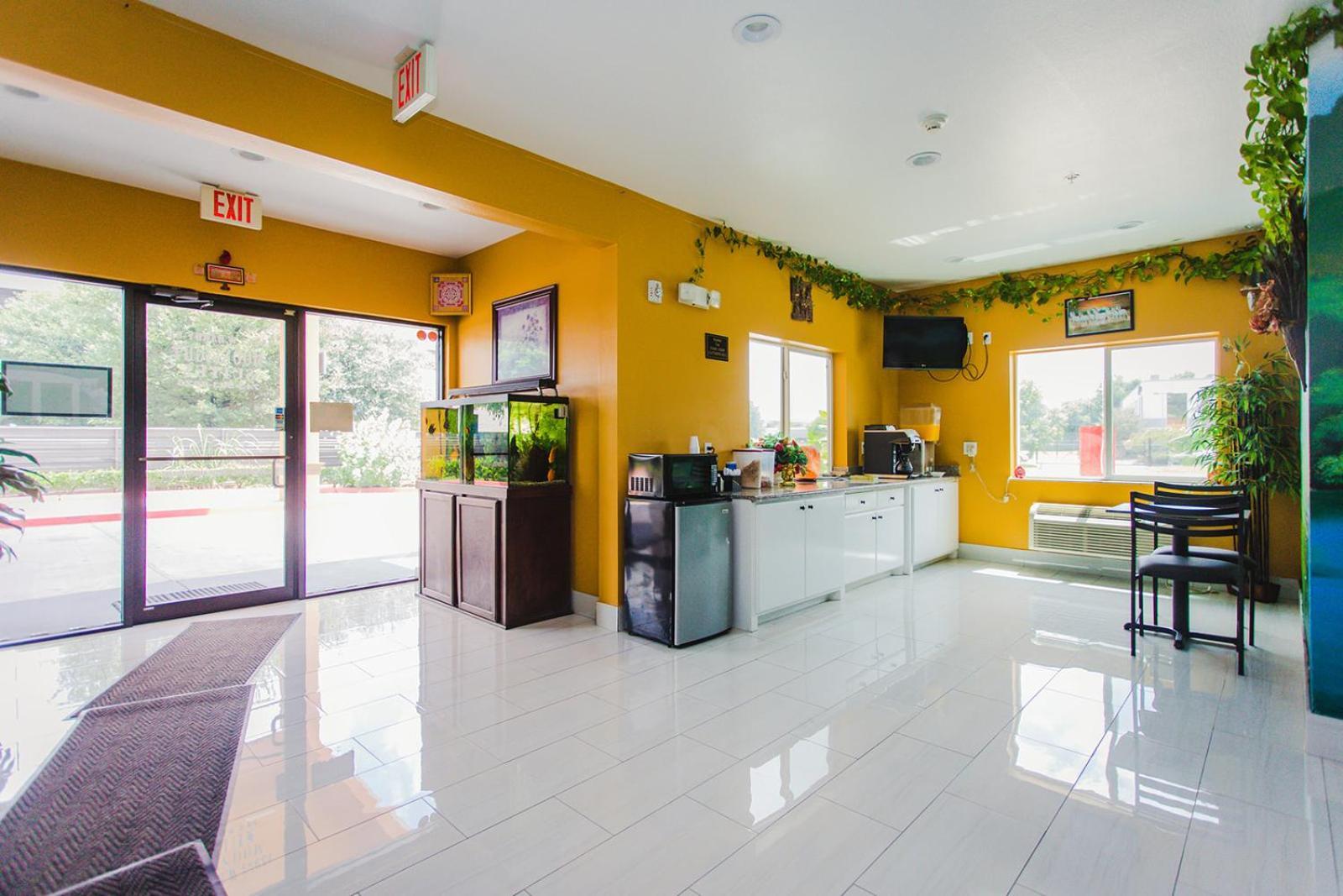 Moonlight Suites - Houston/George Bush Int'l Airport photo 5