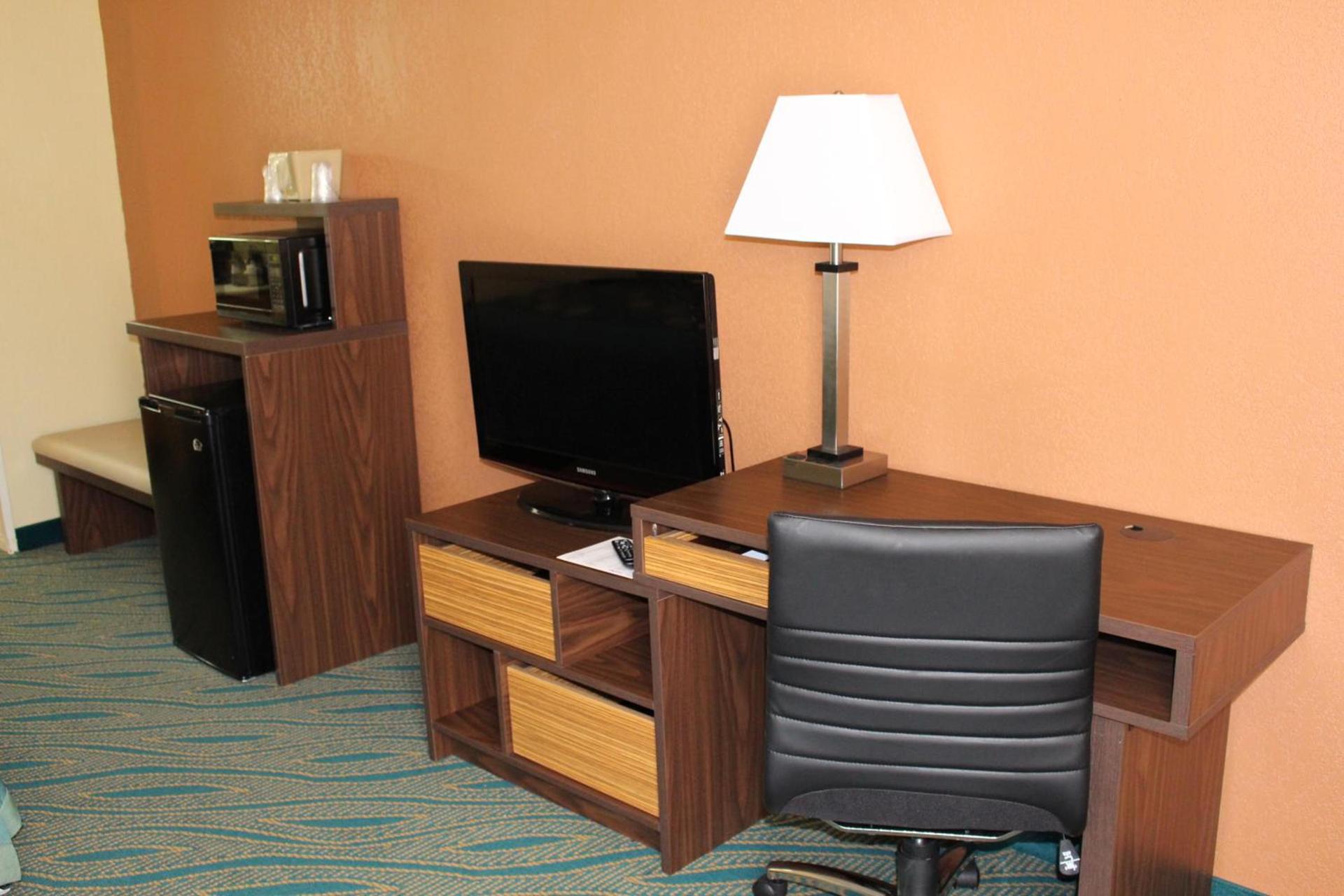 Super 8 by Wyndham Duncan OK photo 16