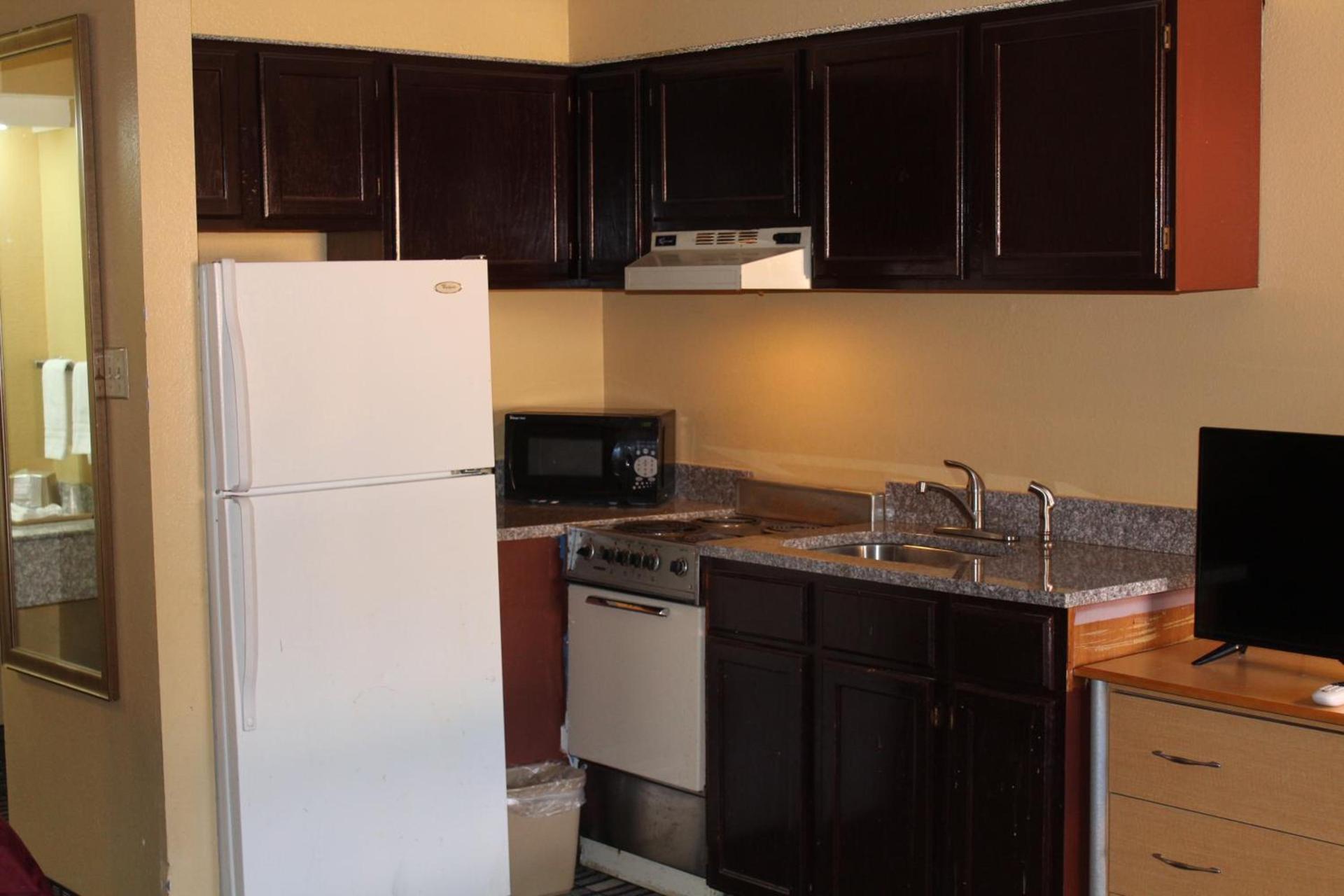 The Executive Inn & Suites photo 69