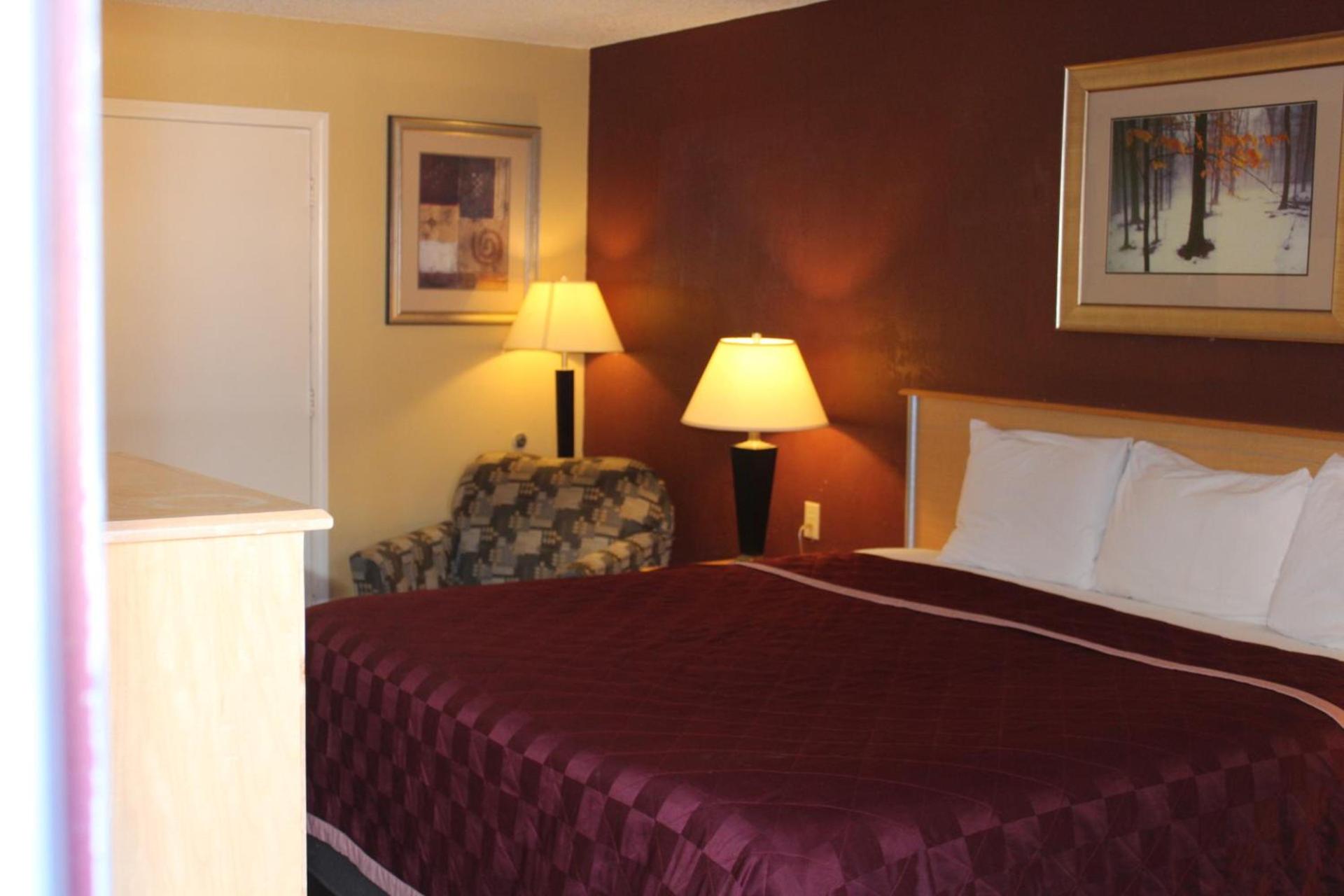 The Executive Inn & Suites photo 72