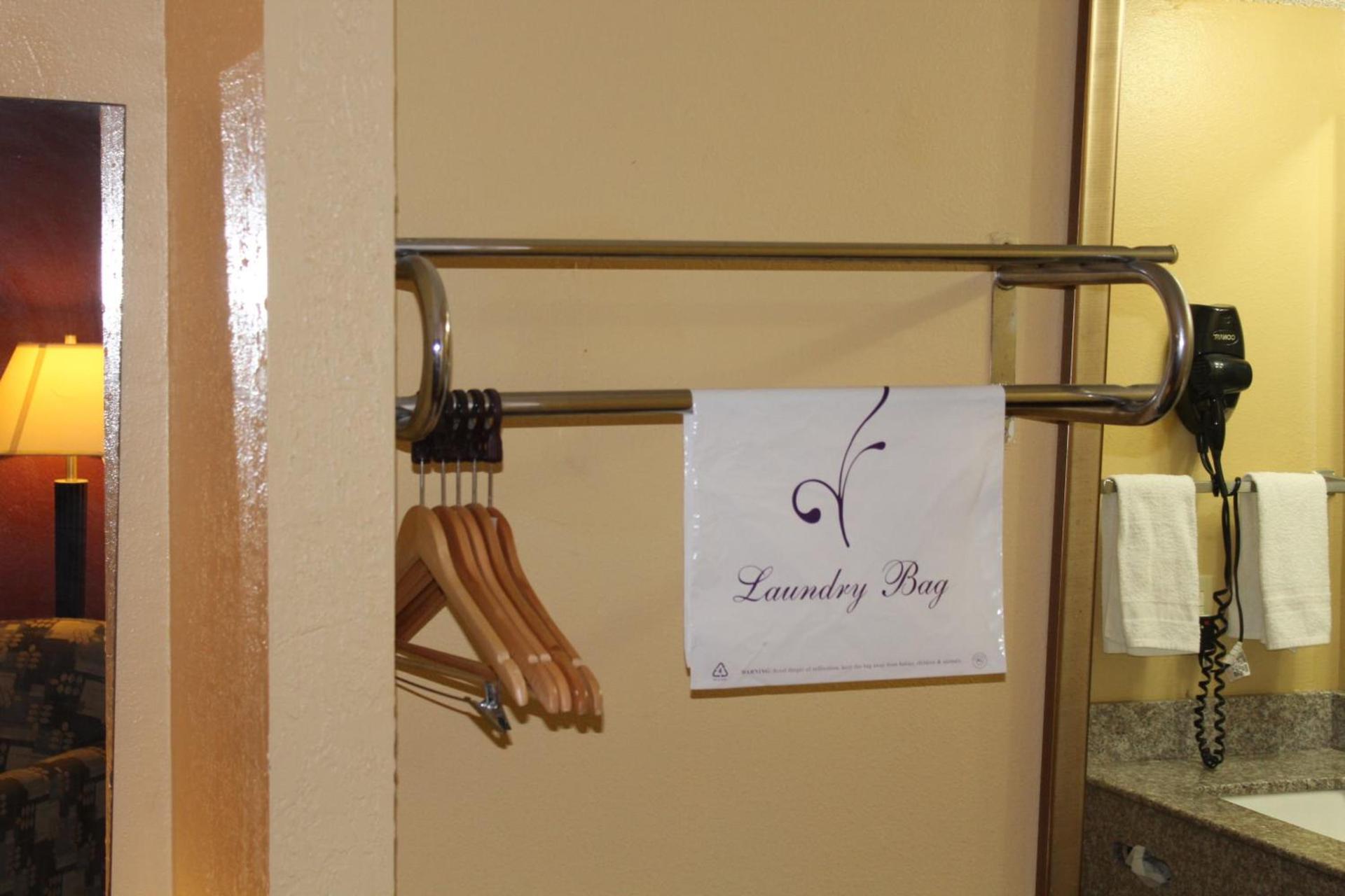 The Executive Inn & Suites photo 61
