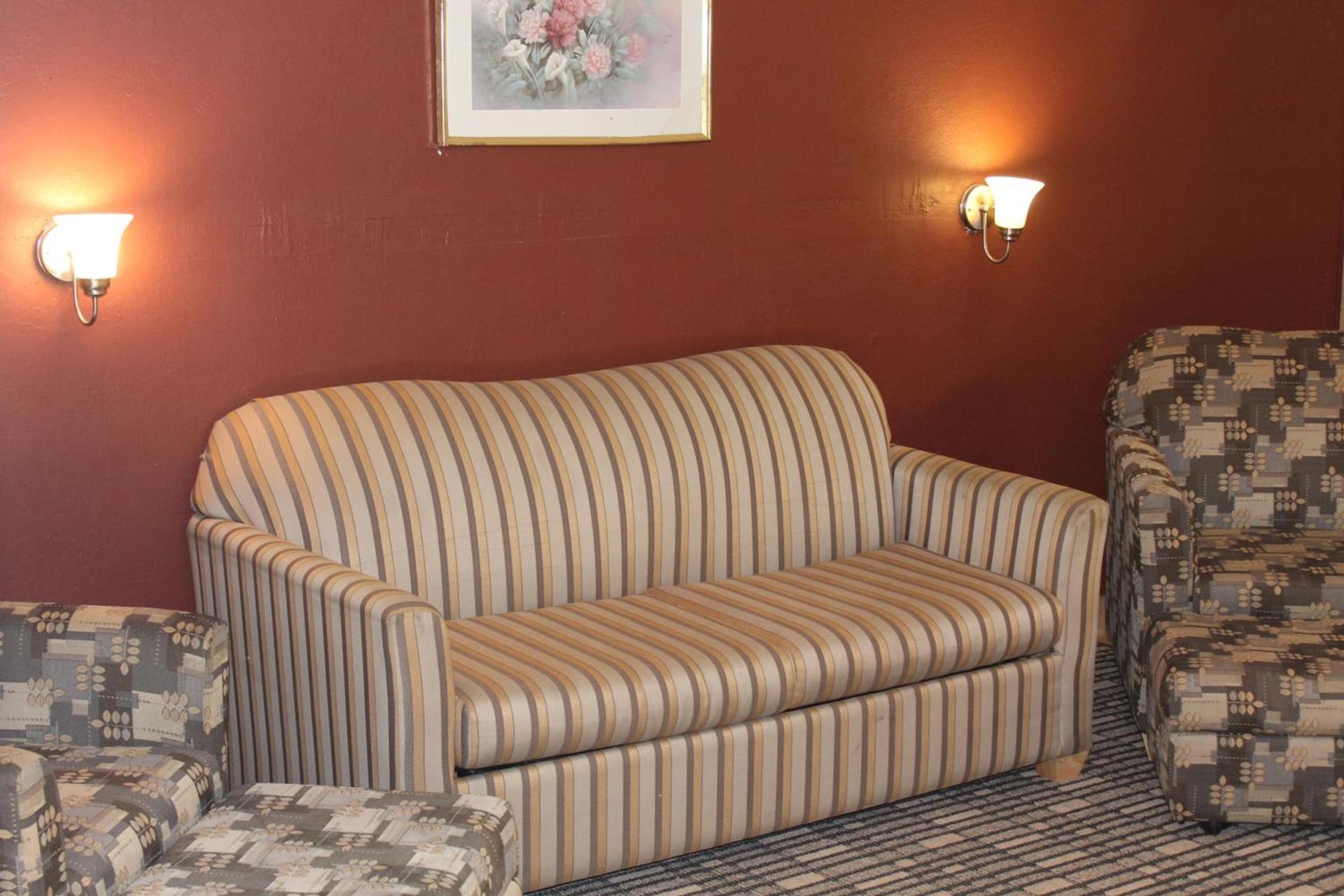 The Executive Inn & Suites photo 52