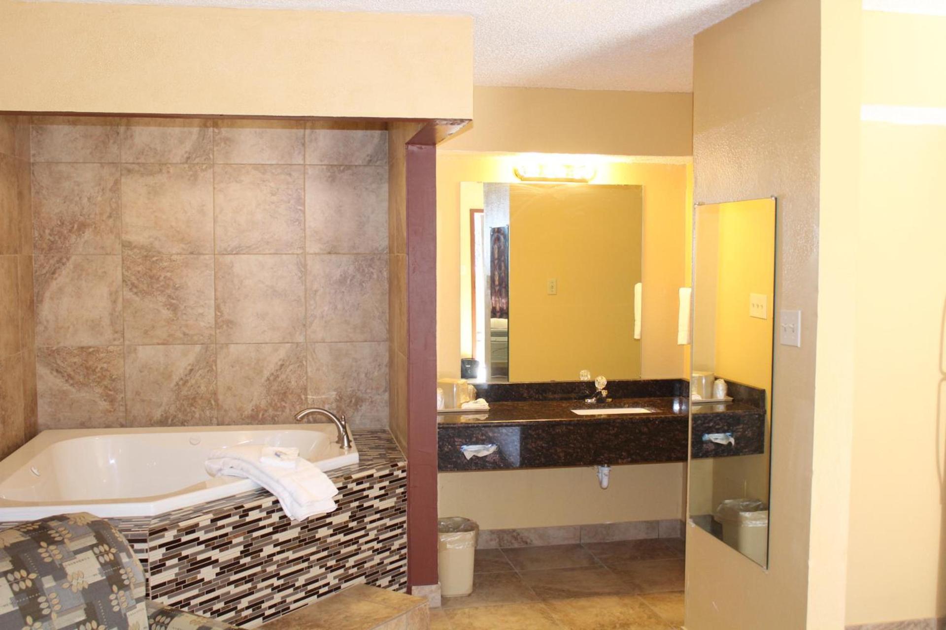 The Executive Inn & Suites photo 55