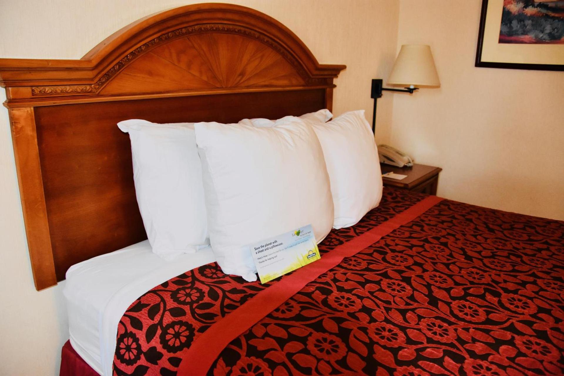 Days Inn by Wyndham Las Cruces photo 16