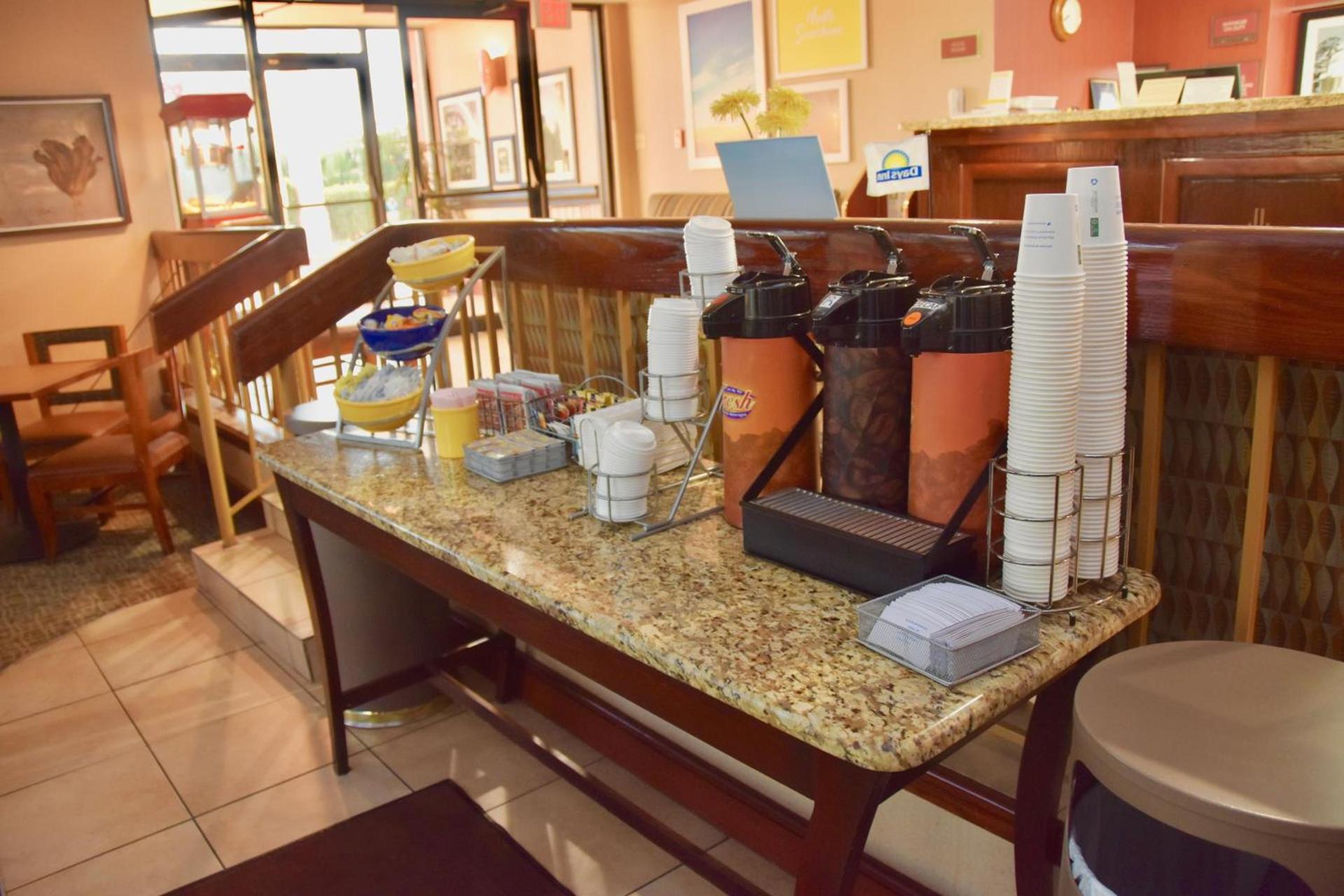 Days Inn by Wyndham Las Cruces photo 19