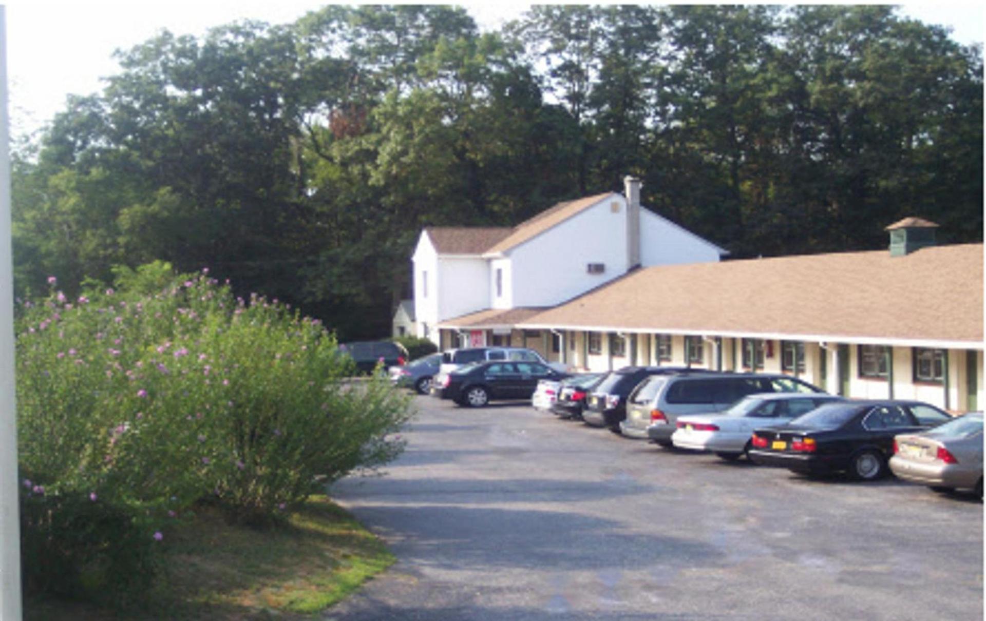 Shore Hills Motel photo 18