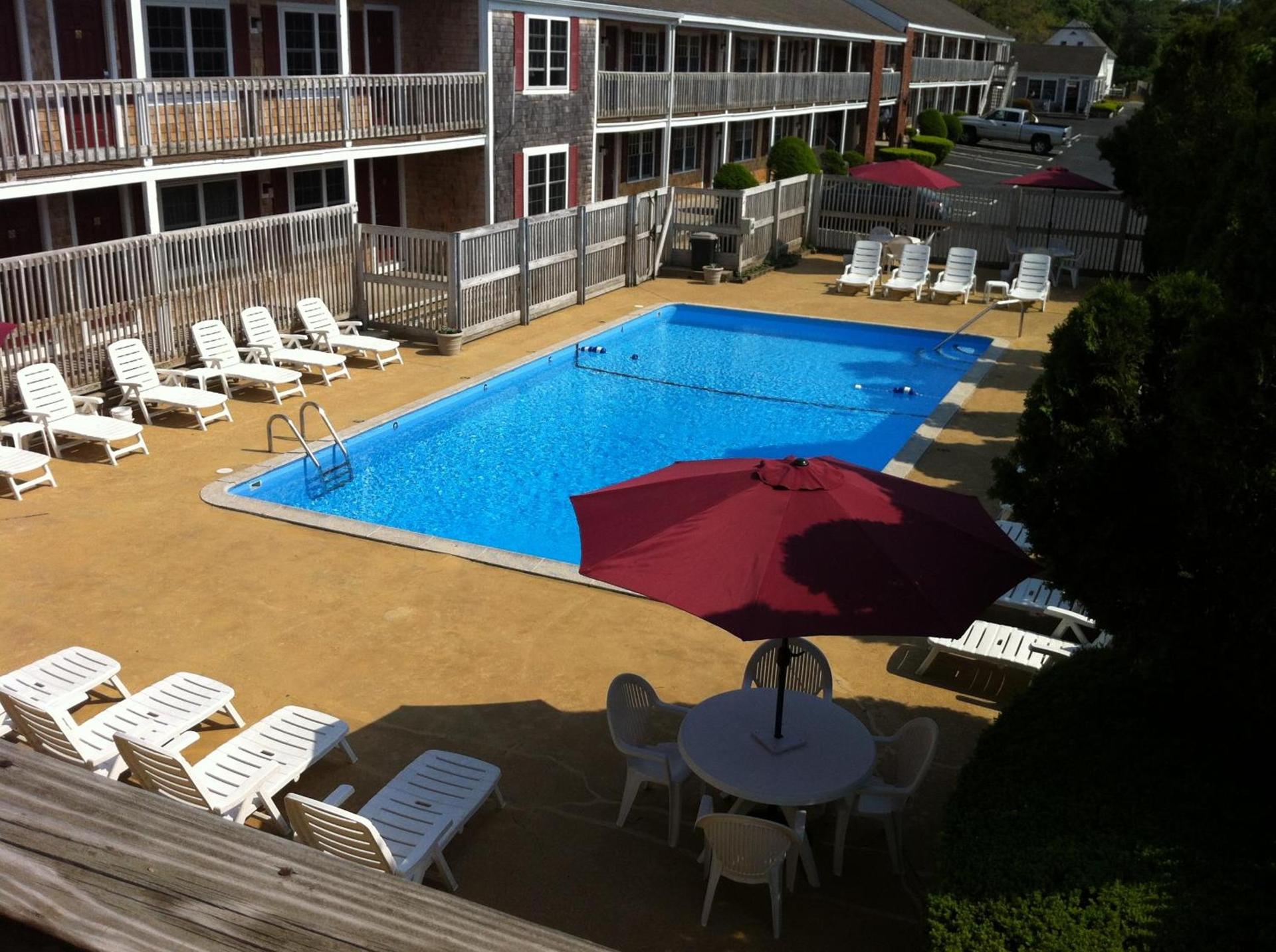 Holiday Hill Inn & Suites photo 50