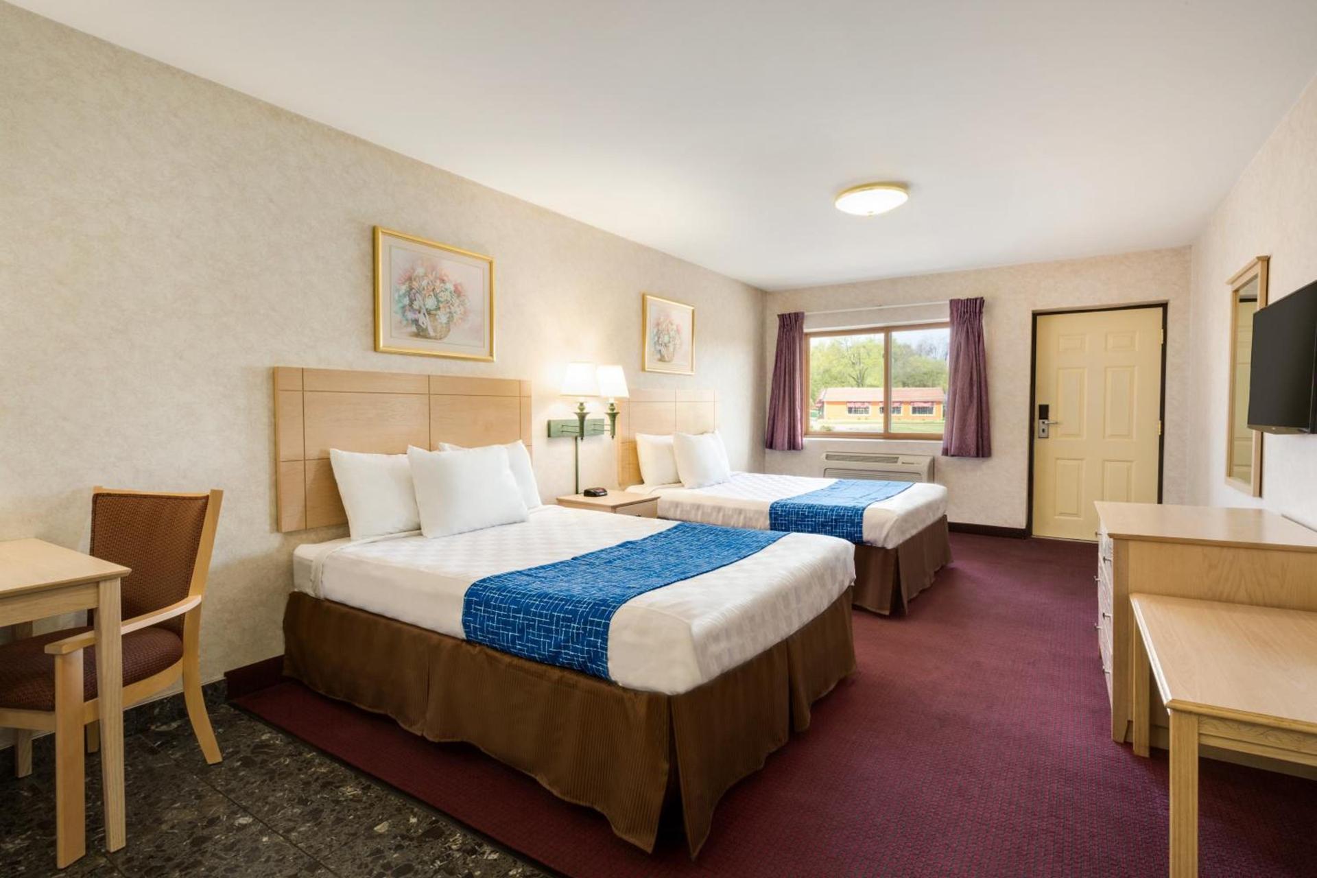 Travelodge by Wyndham Niagara Falls - New York photo 25