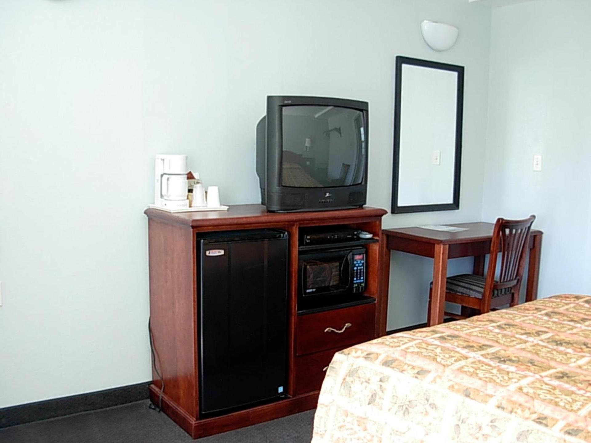 Economy Inn photo 4