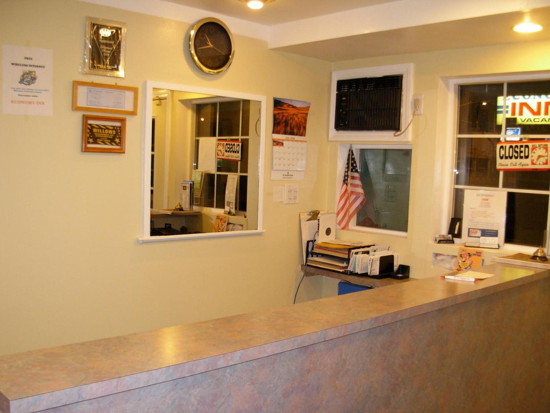 Economy Inn photo 6