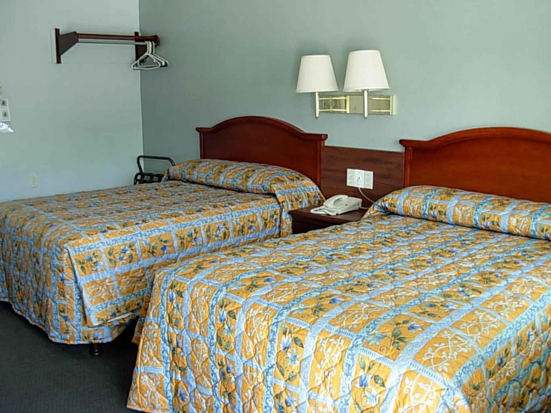 Economy Inn photo 2