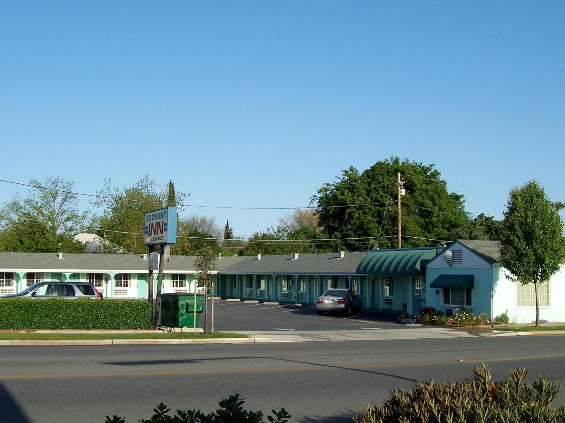 Economy Inn photo 7