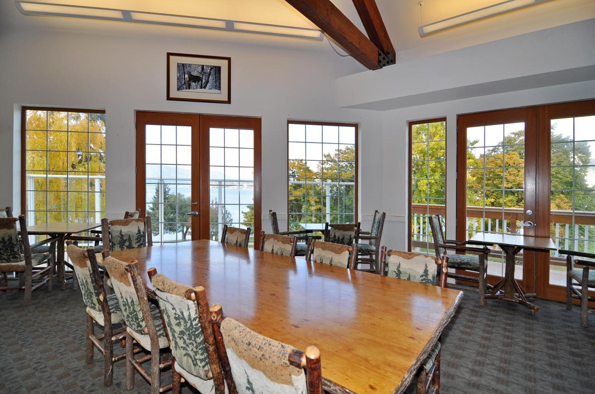 Lakeside Lodge and Suites photo 63