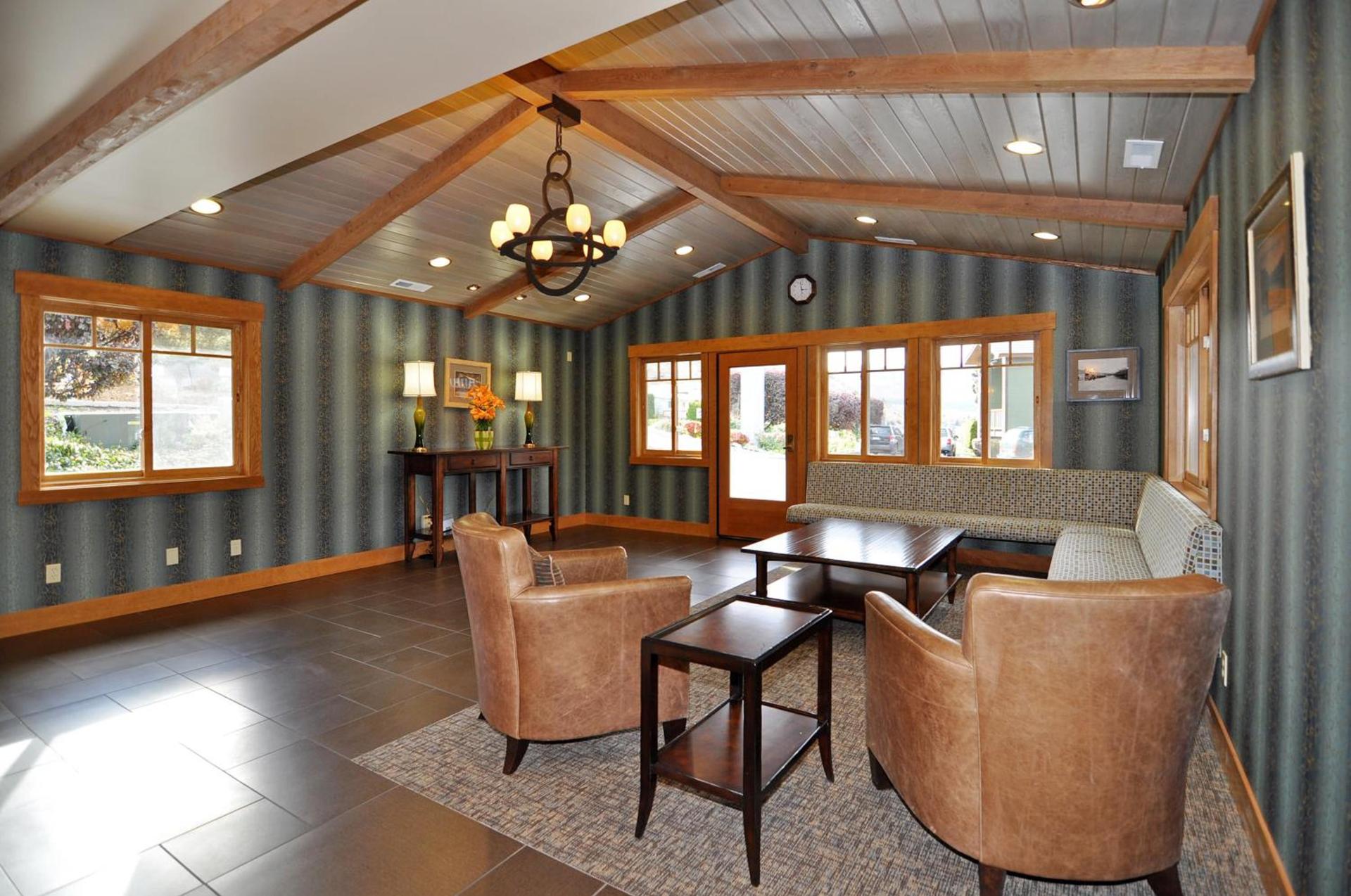 Lakeside Lodge and Suites photo 70