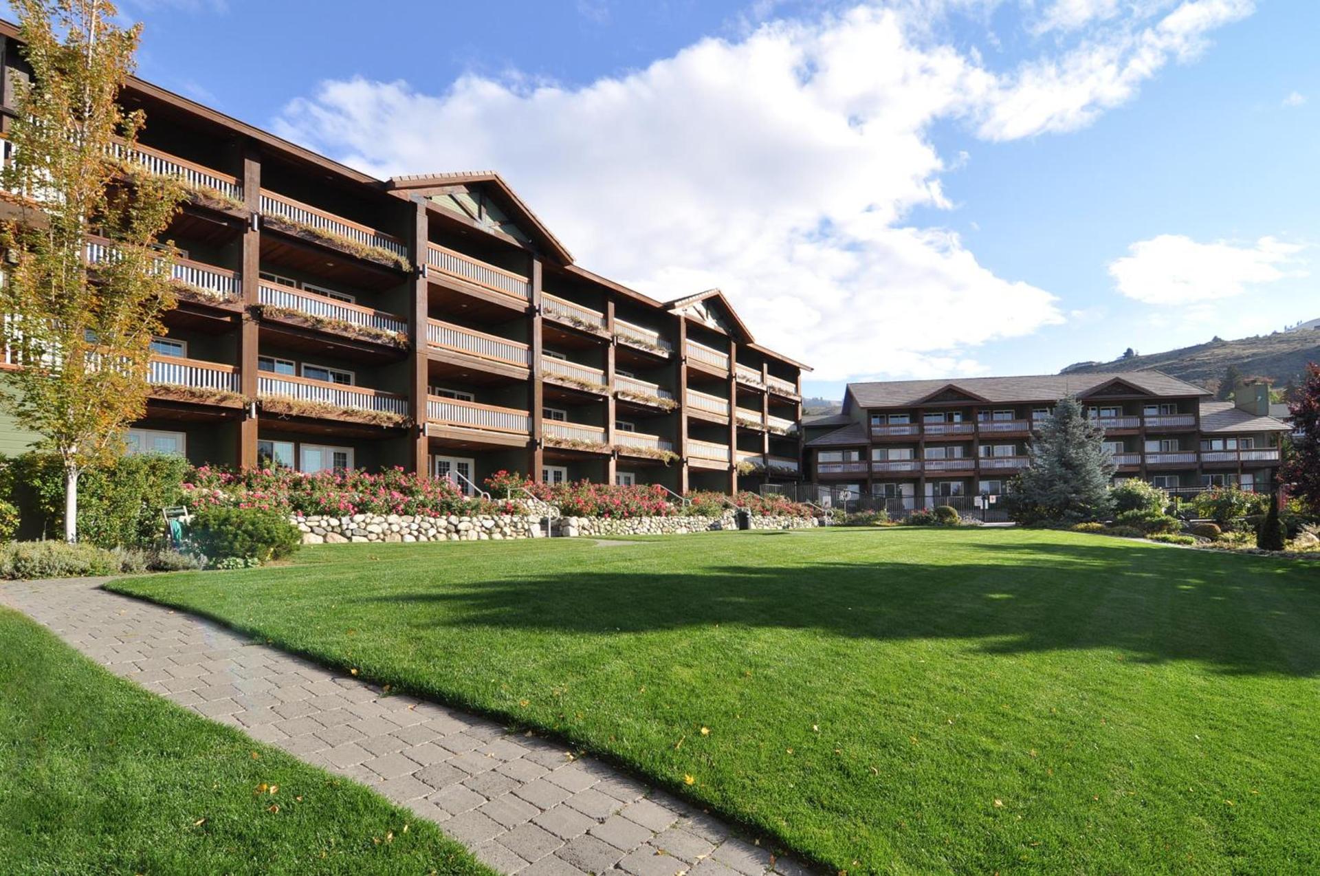 Lakeside Lodge and Suites photo 40