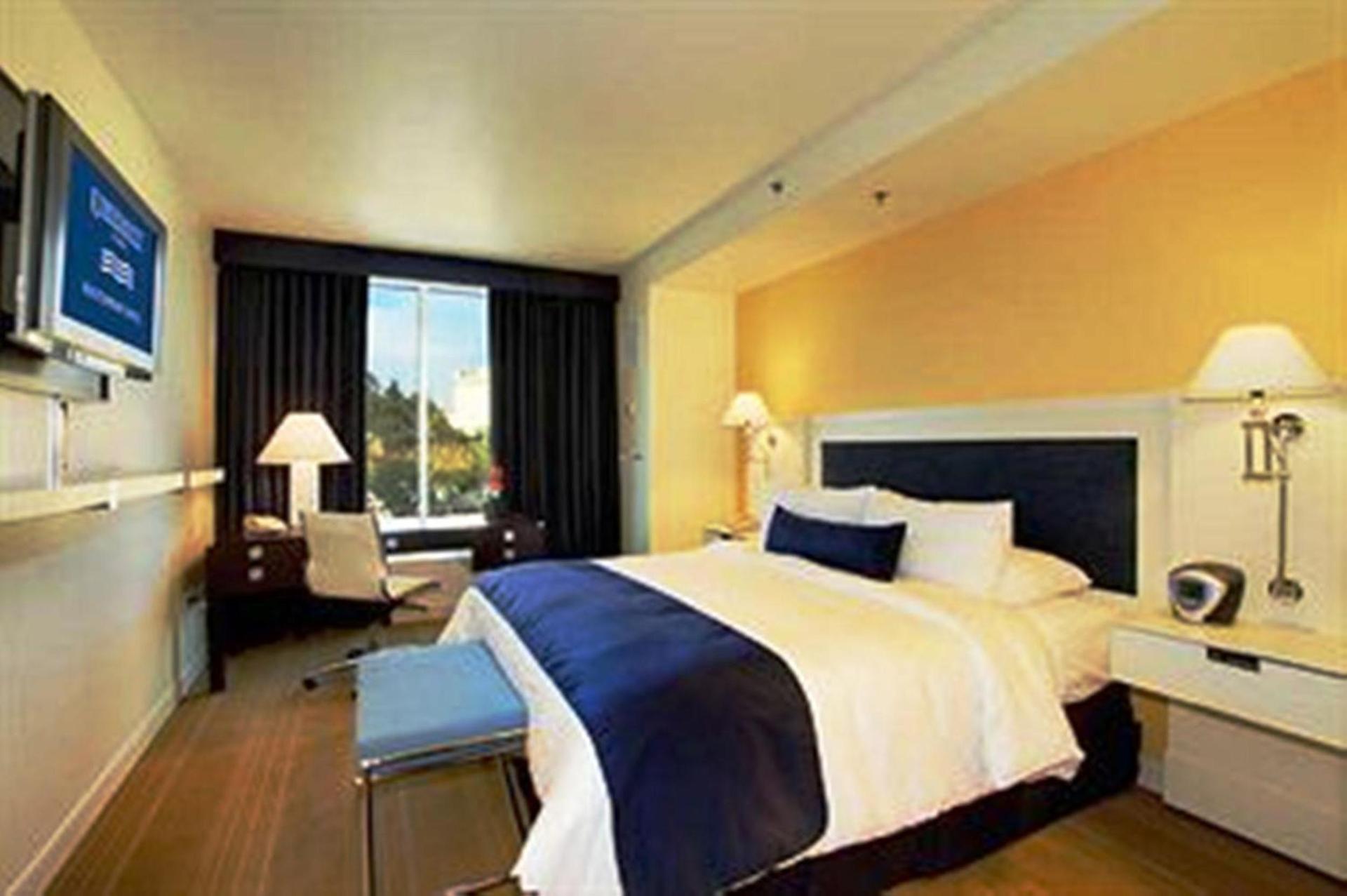 University Plaza Waterfront Hotel photo 11