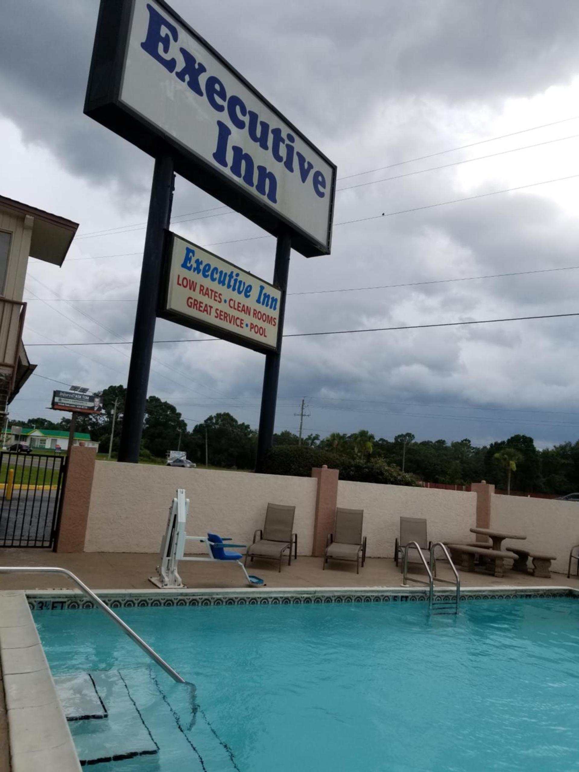 Executive Inn photo 7