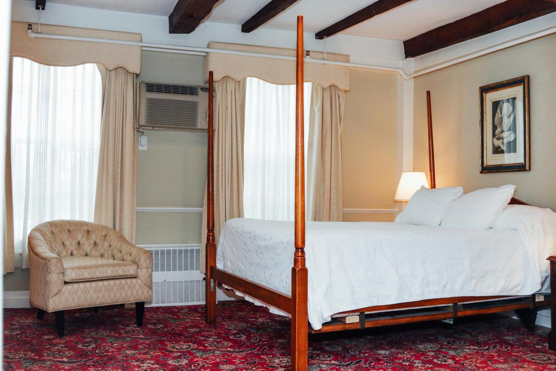 Concord's Colonial Inn photo 17