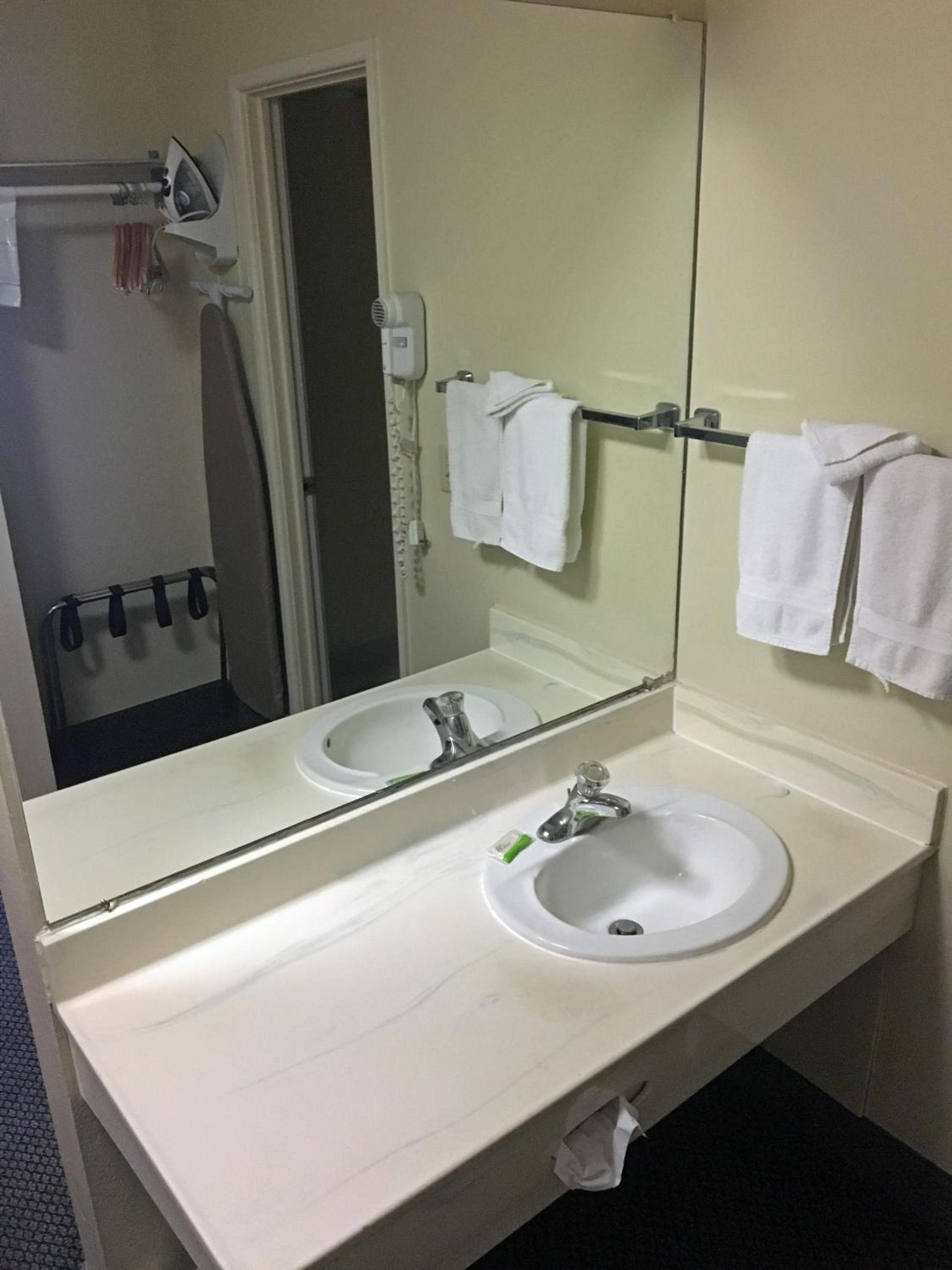 FairBridge Extended Stay, a Kitchenette Hotel photo 15