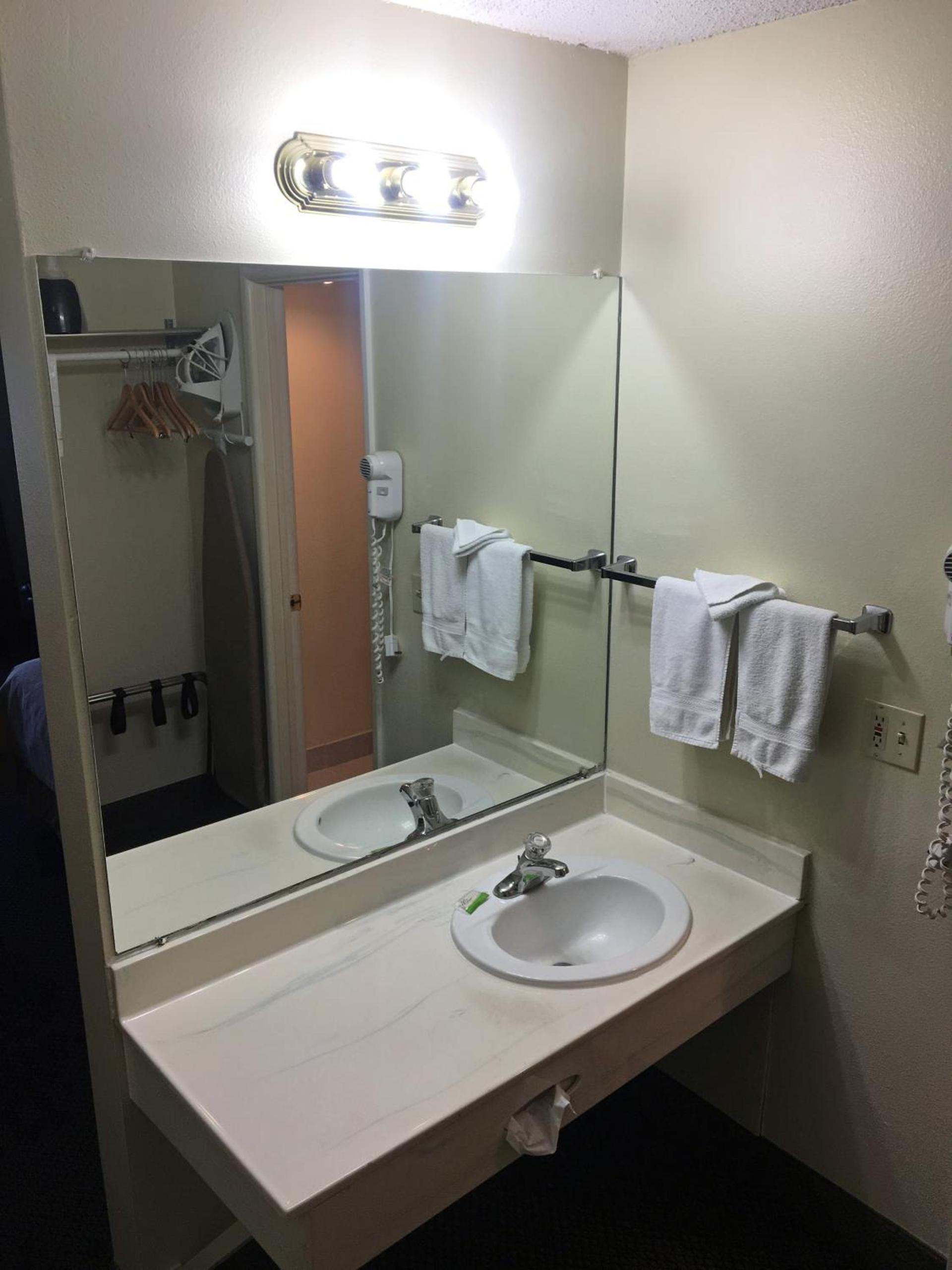 FairBridge Extended Stay, a Kitchenette Hotel photo 16