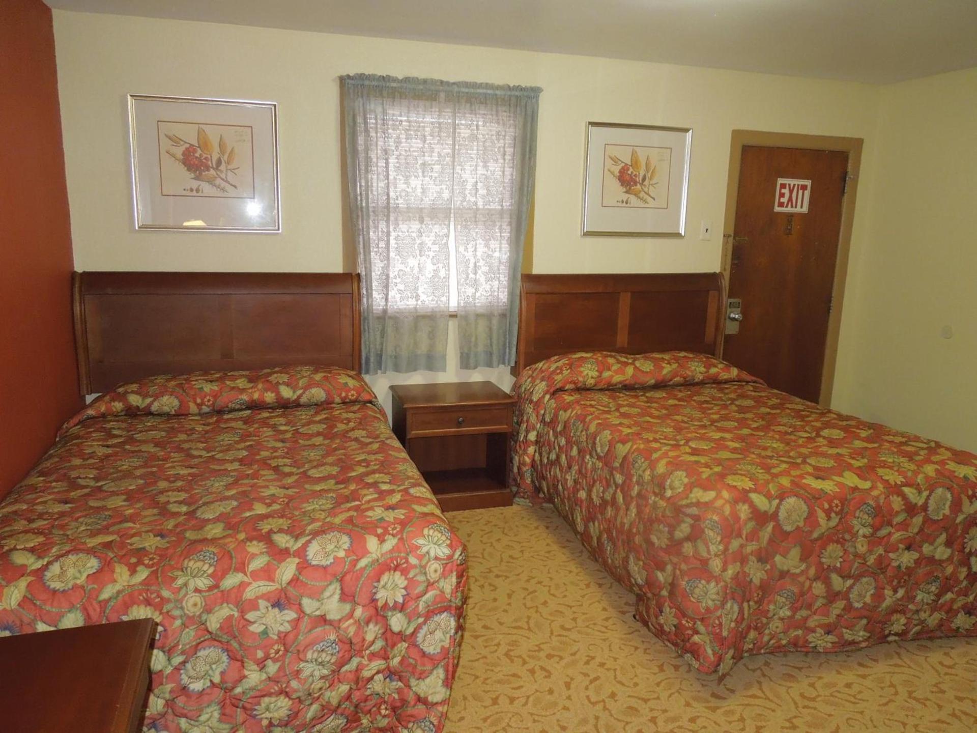 Slumberland Motel Mount Holly photo 17