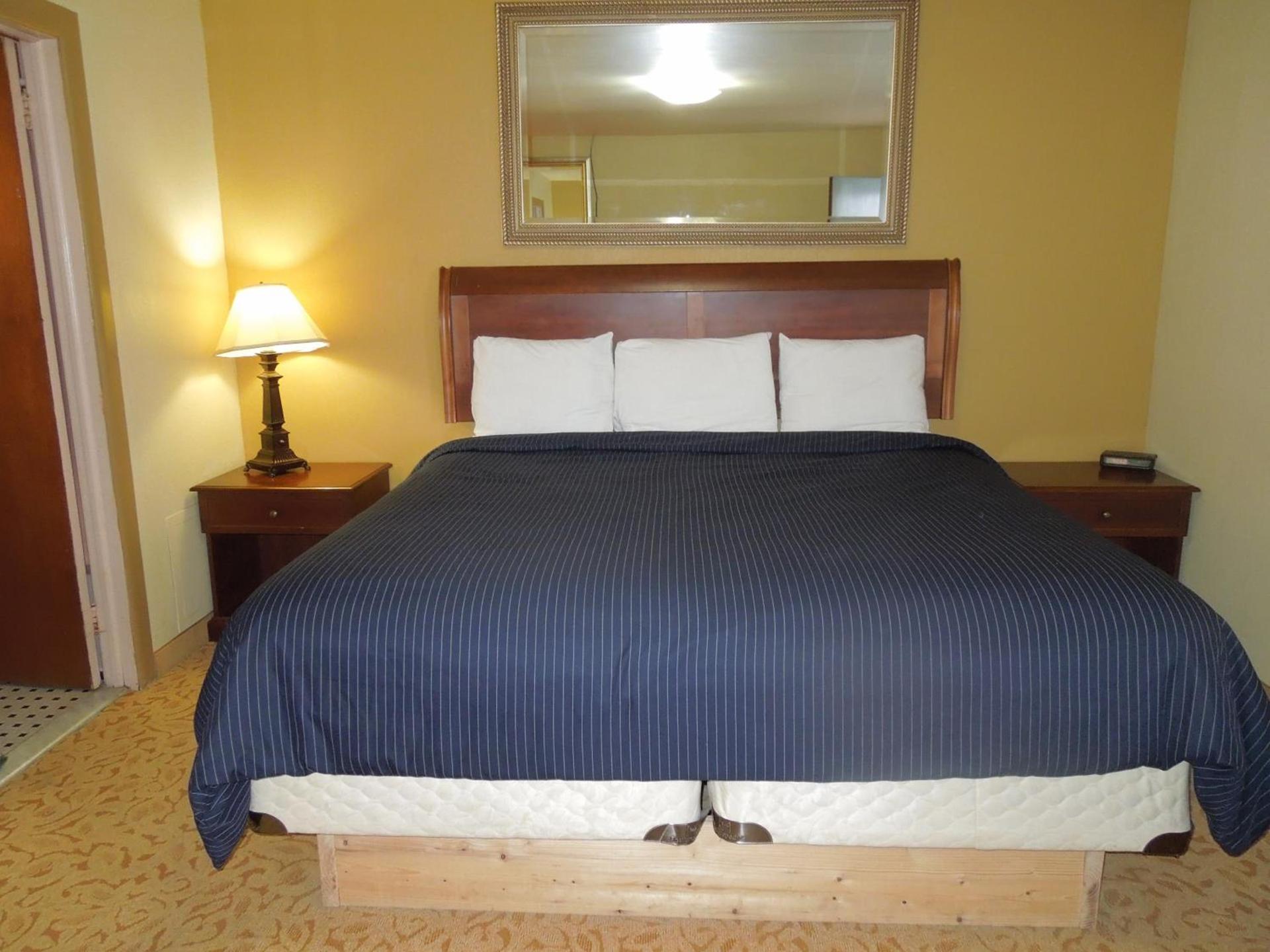 Slumberland Motel Mount Holly photo 18