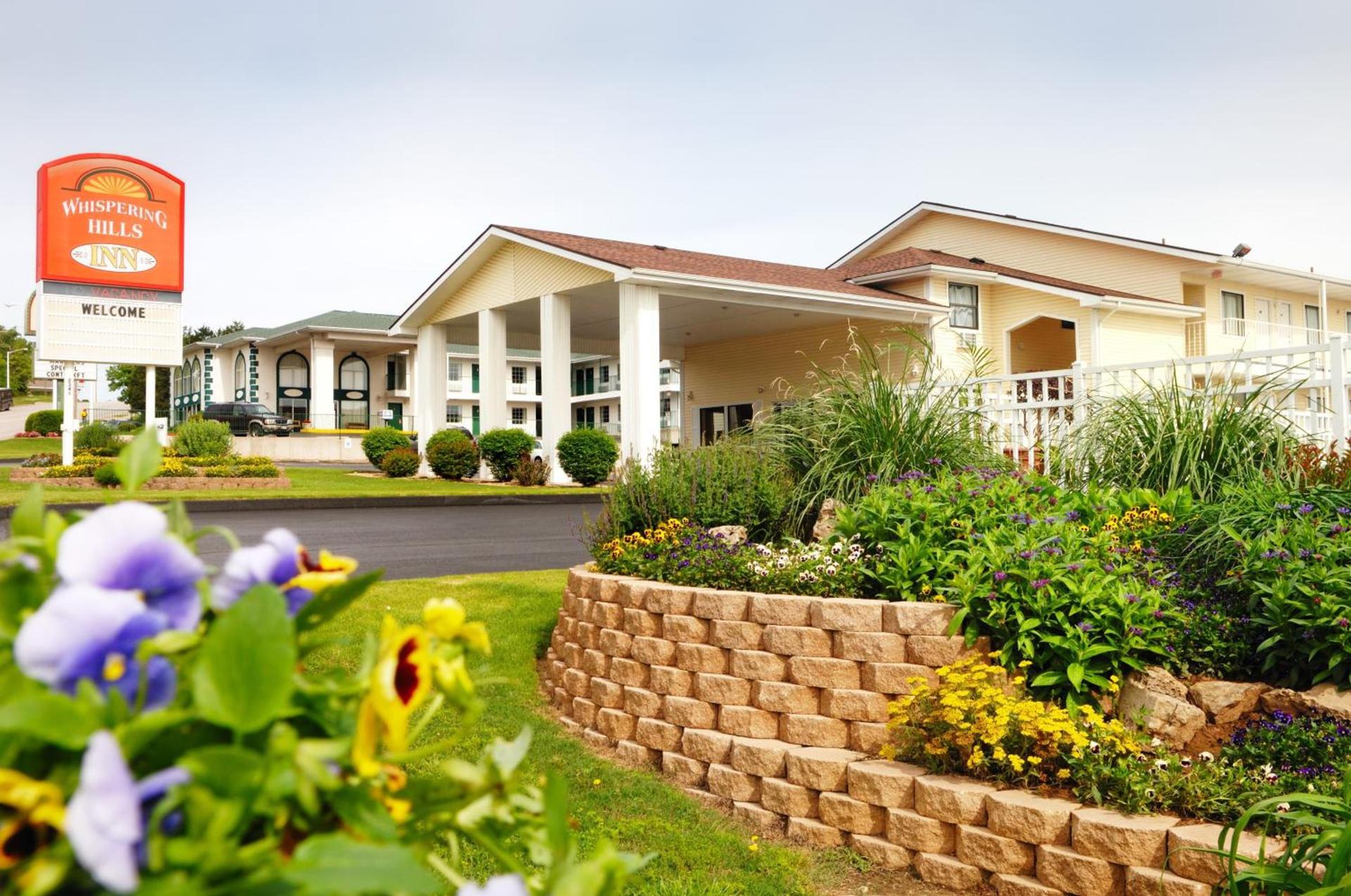 Whispering Hills Inn photo 1