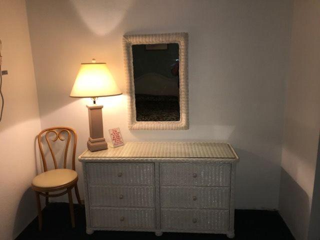 Gold Crest Motel photo 39
