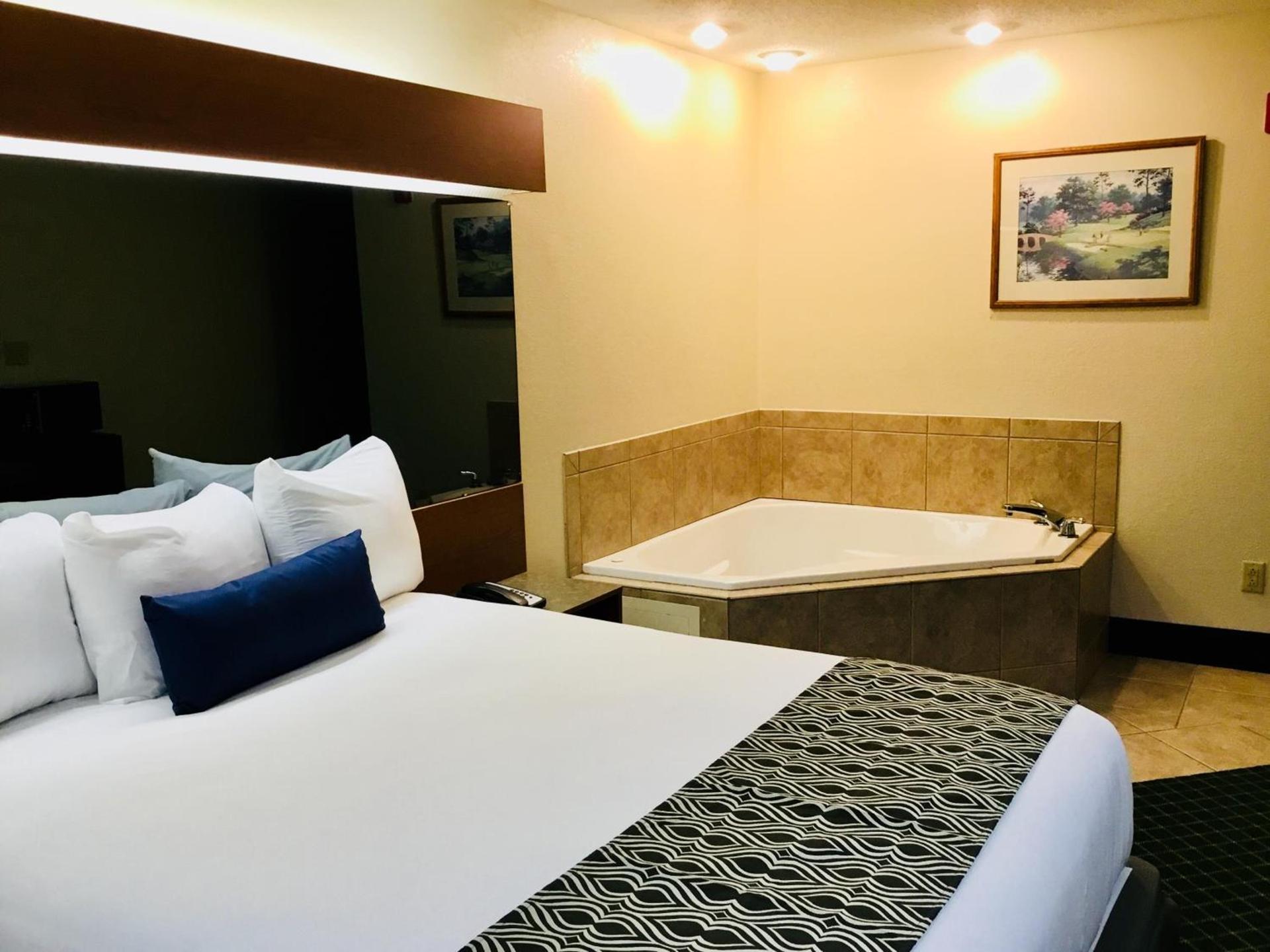 Microtel Inn & Suites by Wyndham Augusta/Riverwatch photo 40