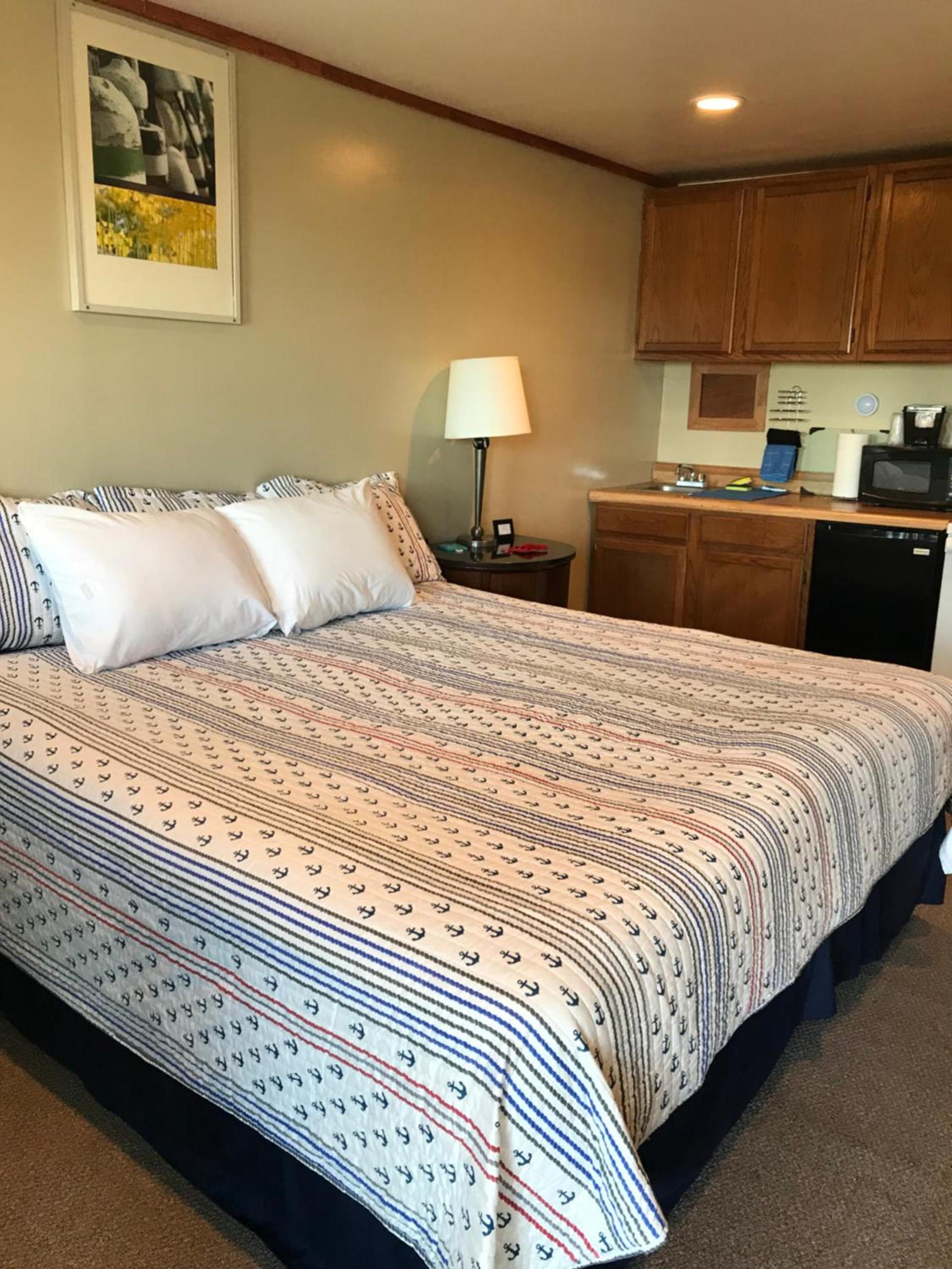 White Birches Motel photo 56